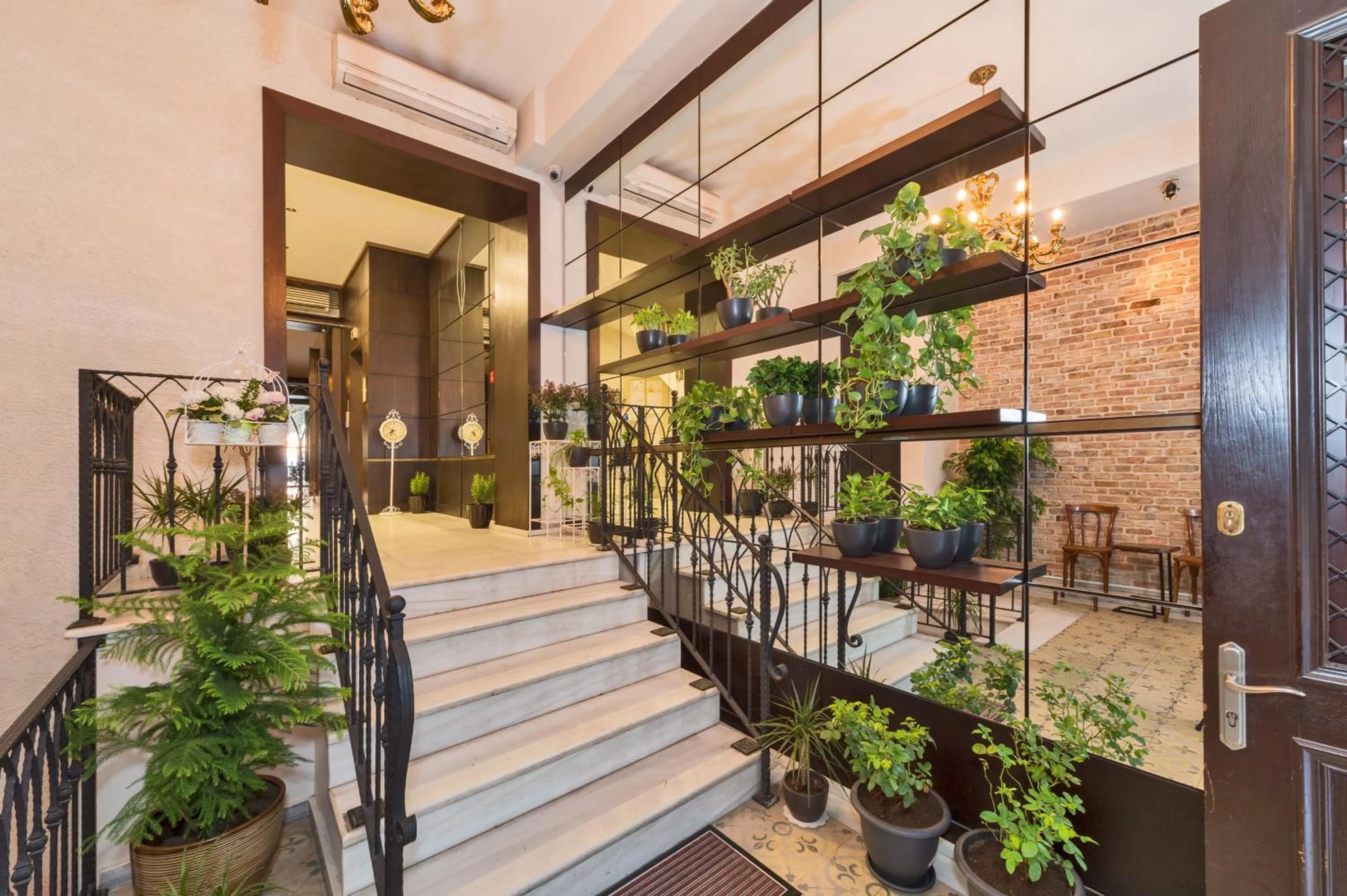 Lobby or reception in Suitel Bosphorus Taksim