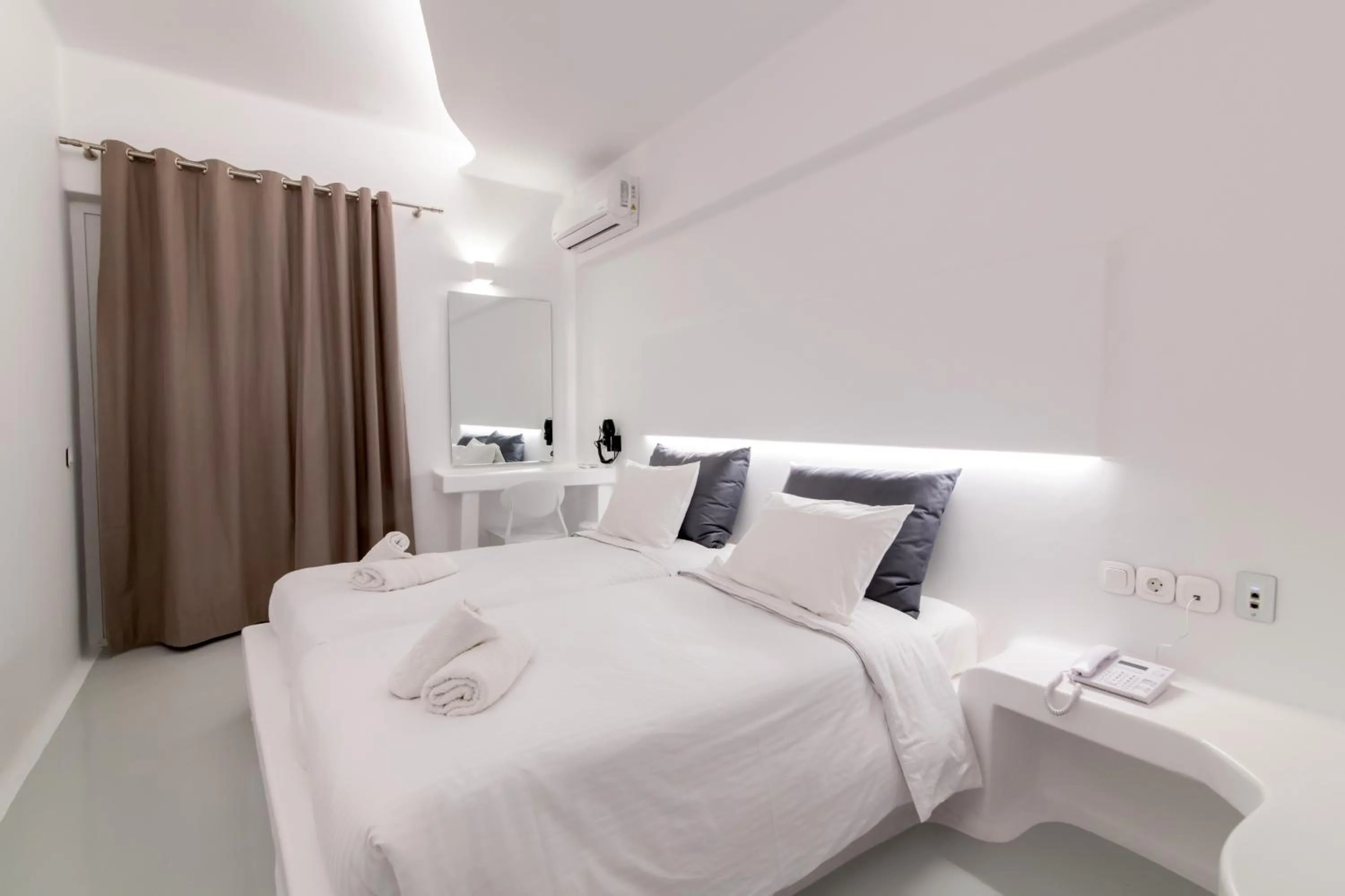 Bed in Byzantio City Hotel