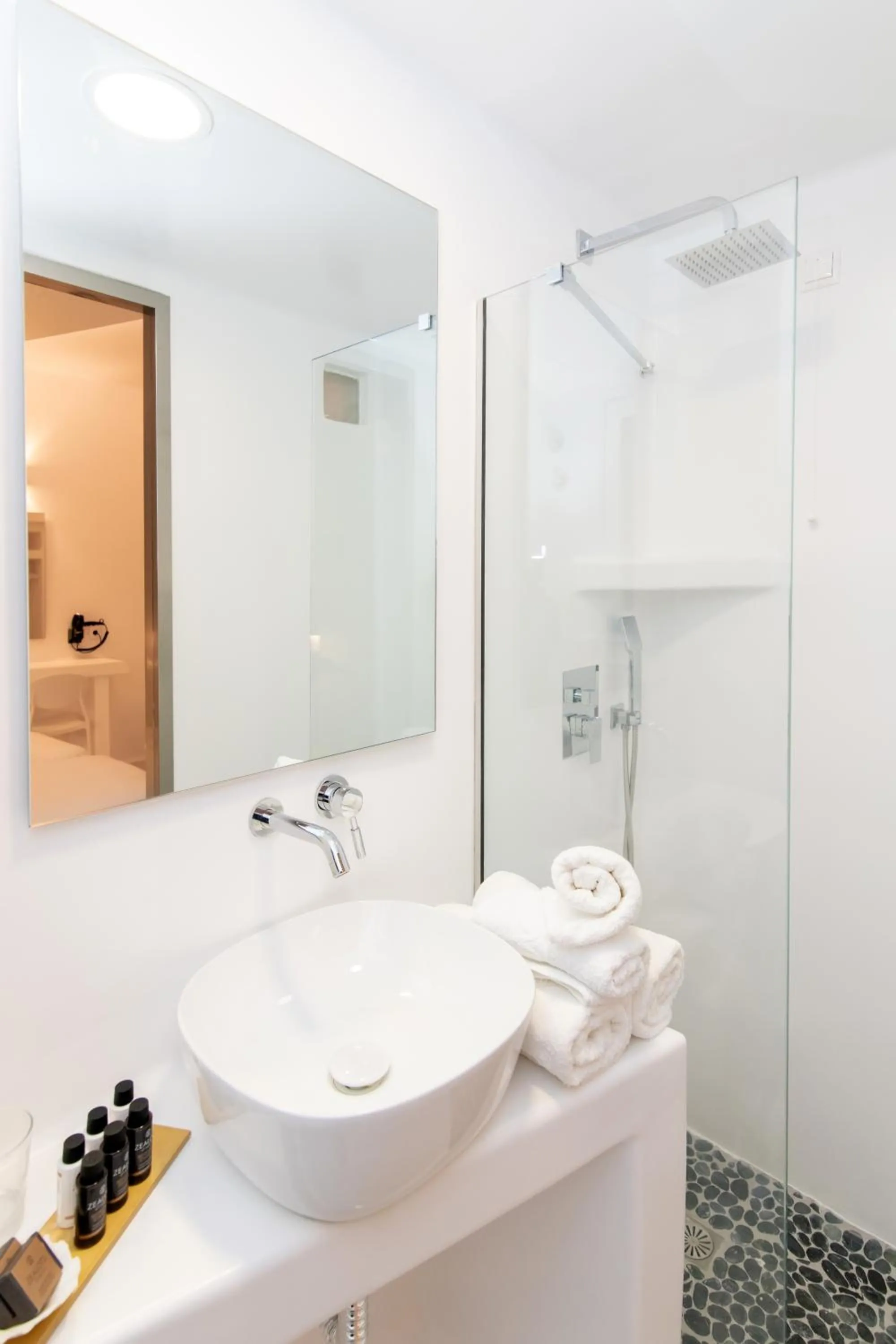 Bathroom in Byzantio City Hotel