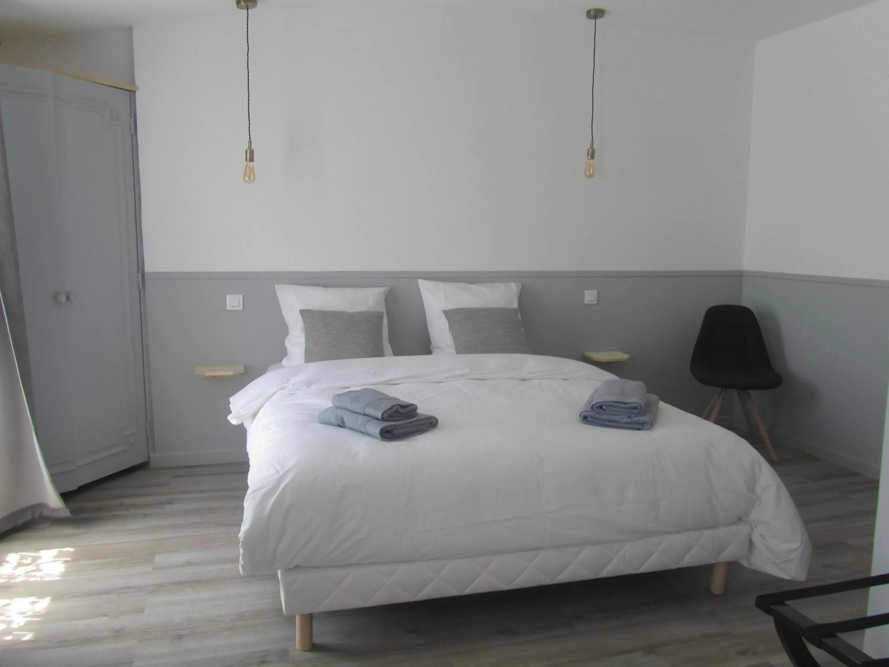 Double Room with Terrace in Hôtel Restaurant le Saint Marc