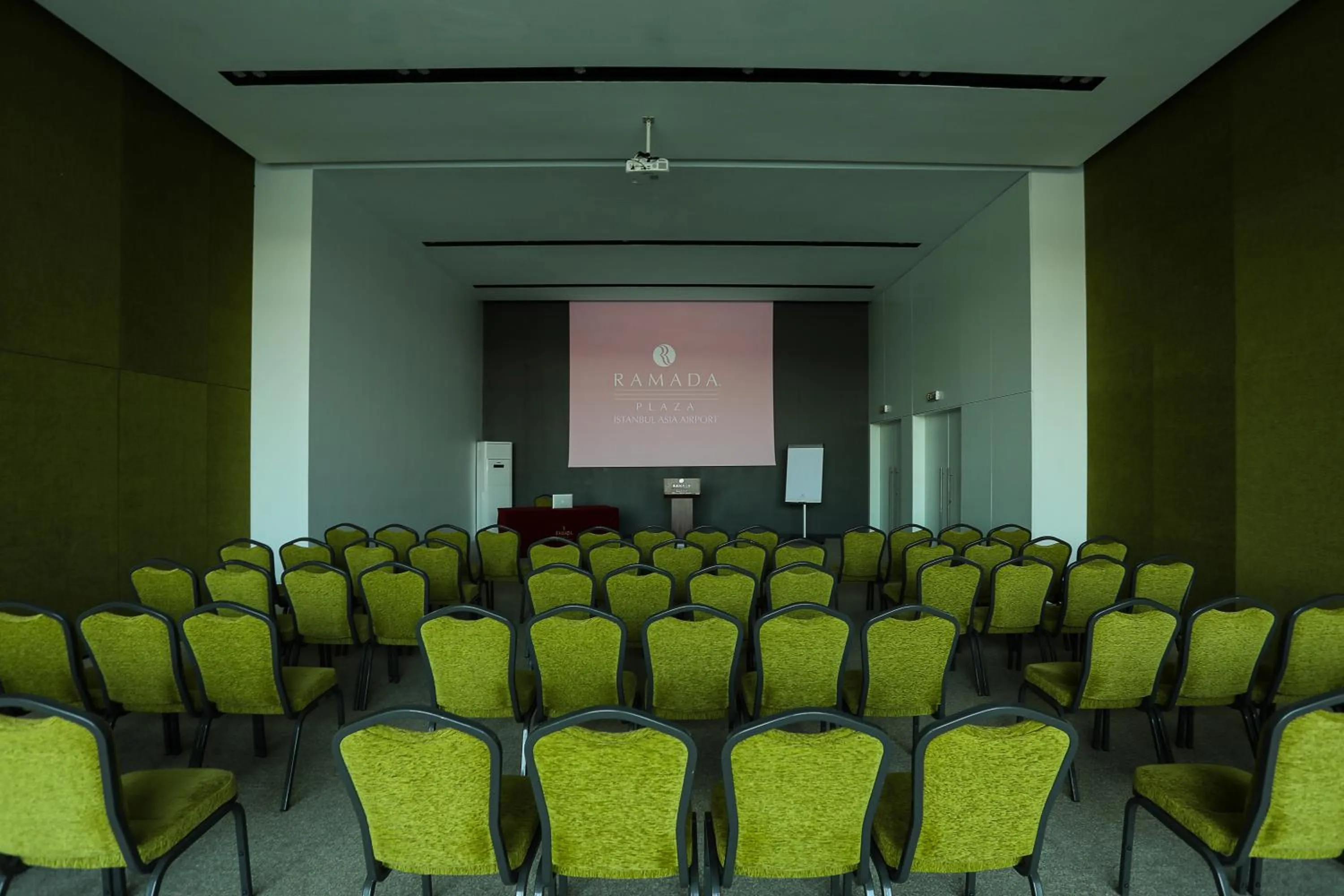 Business facilities in Ramada Plaza by Wyndham Istanbul Asia Airport