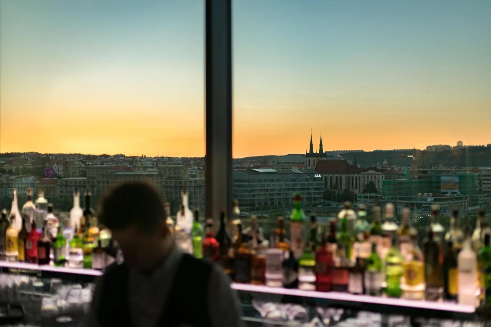 Lounge or bar in Hilton Prague Hotel