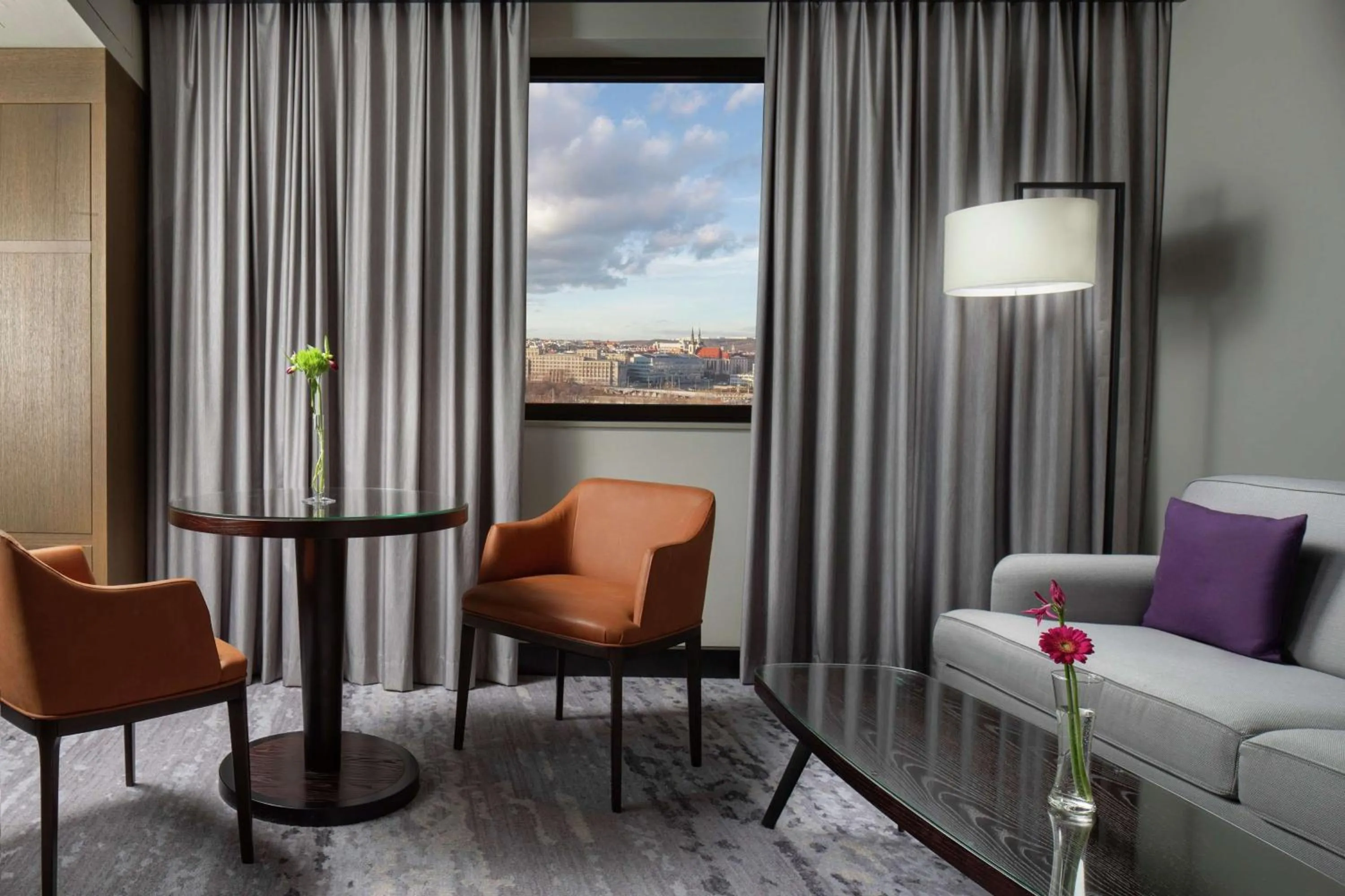 Living room in Hilton Prague Hotel