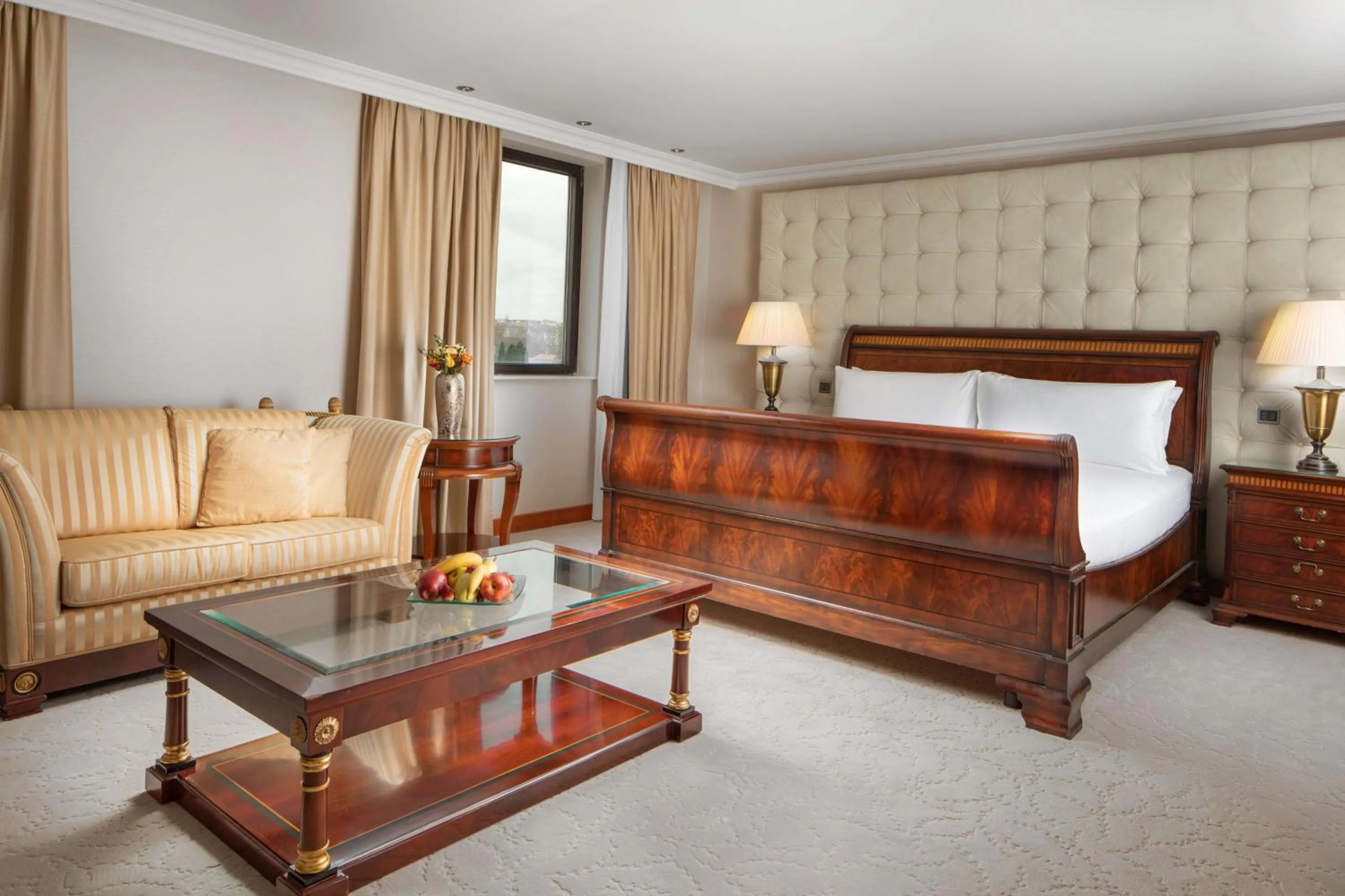 Living room, Bed in Hilton Prague Hotel