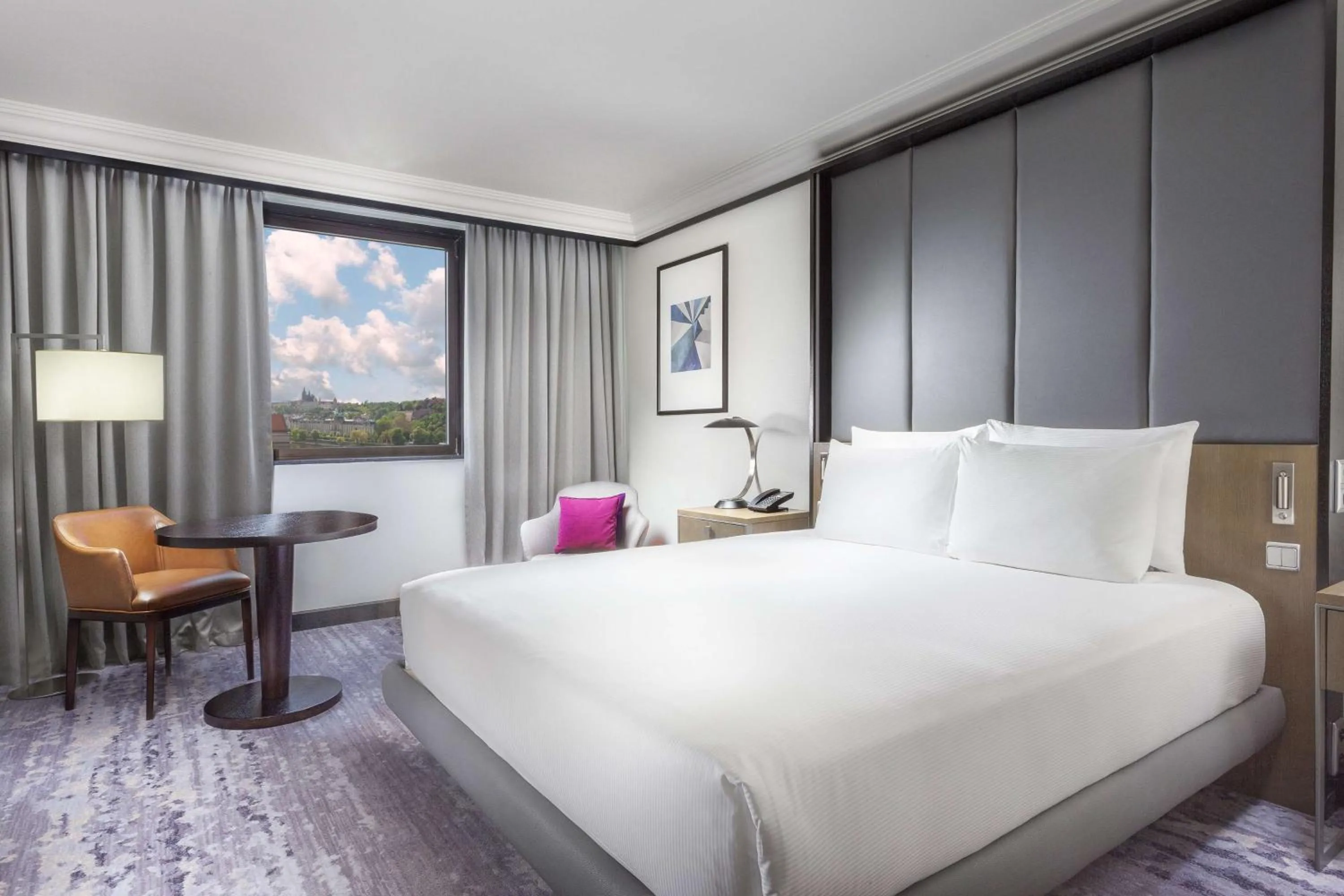 Living room, Bed in Hilton Prague Hotel