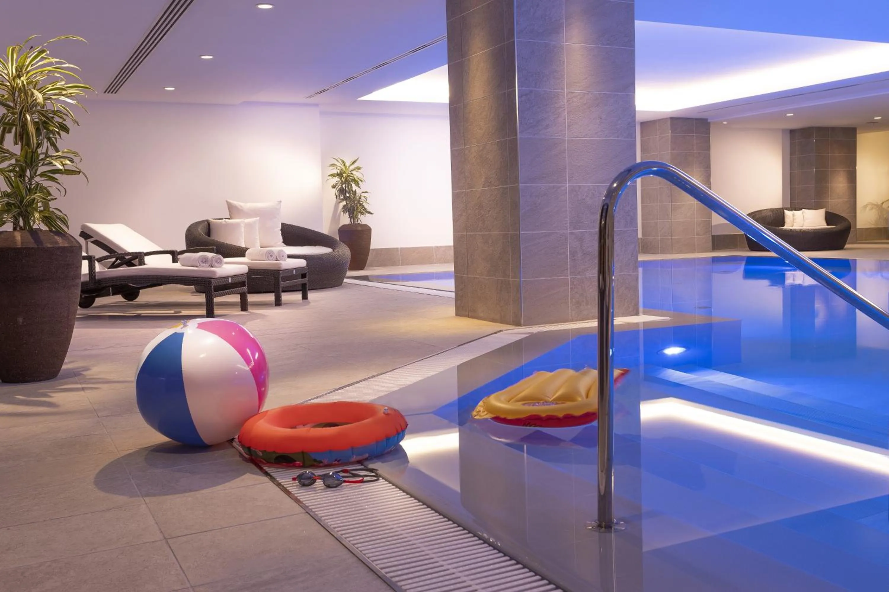 Swimming pool in Hilton Prague Hotel