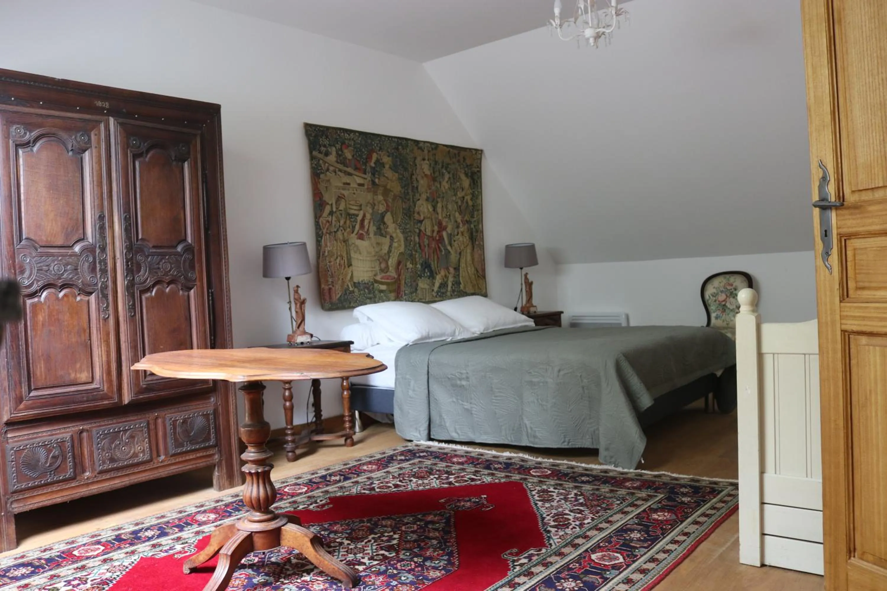 Photo of the whole room, Bed in Maison d'hôtes Moulin du Bas Pesé