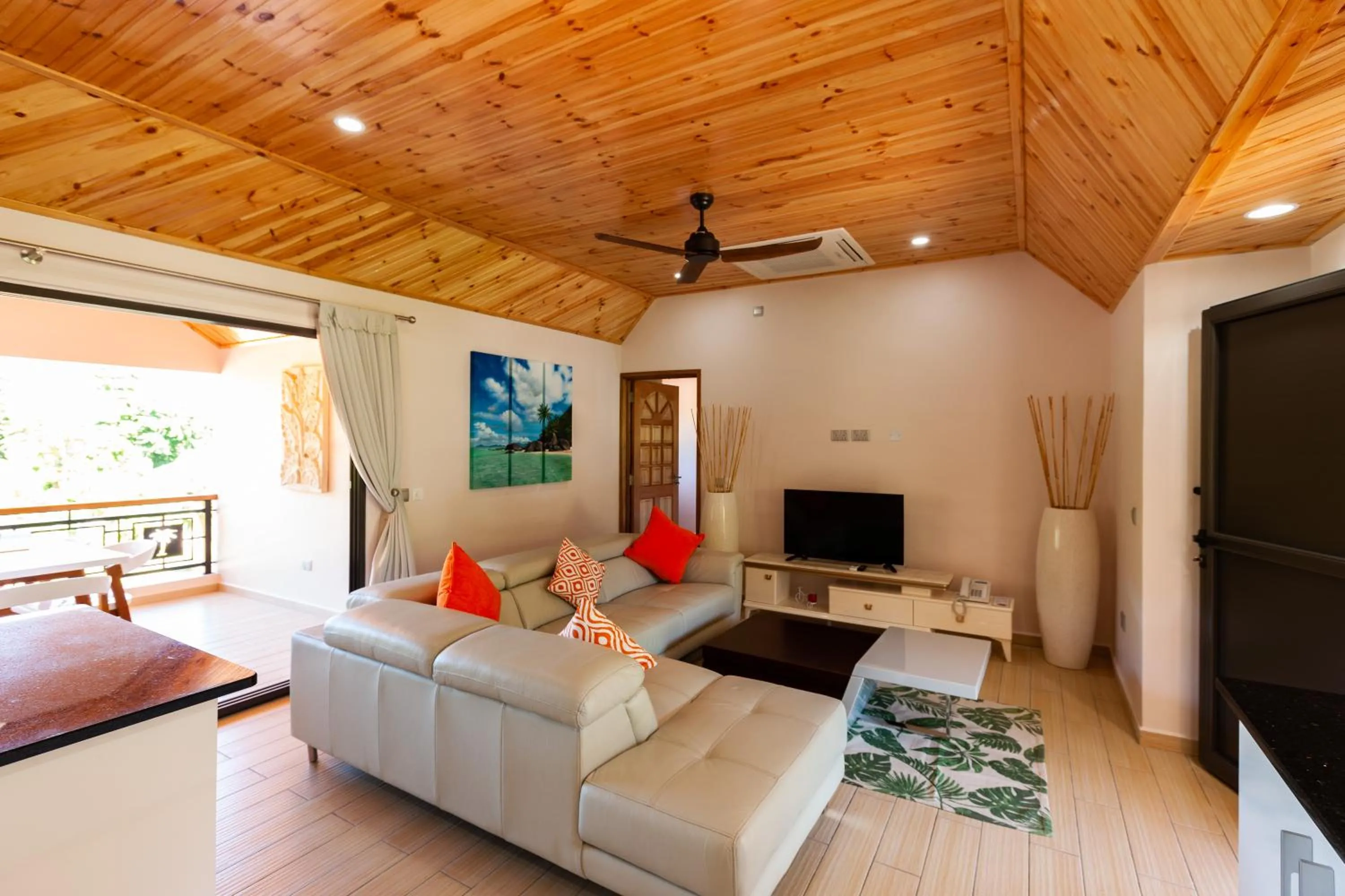 Communal lounge/ TV room in Casa De Leela Self Catering Guest House