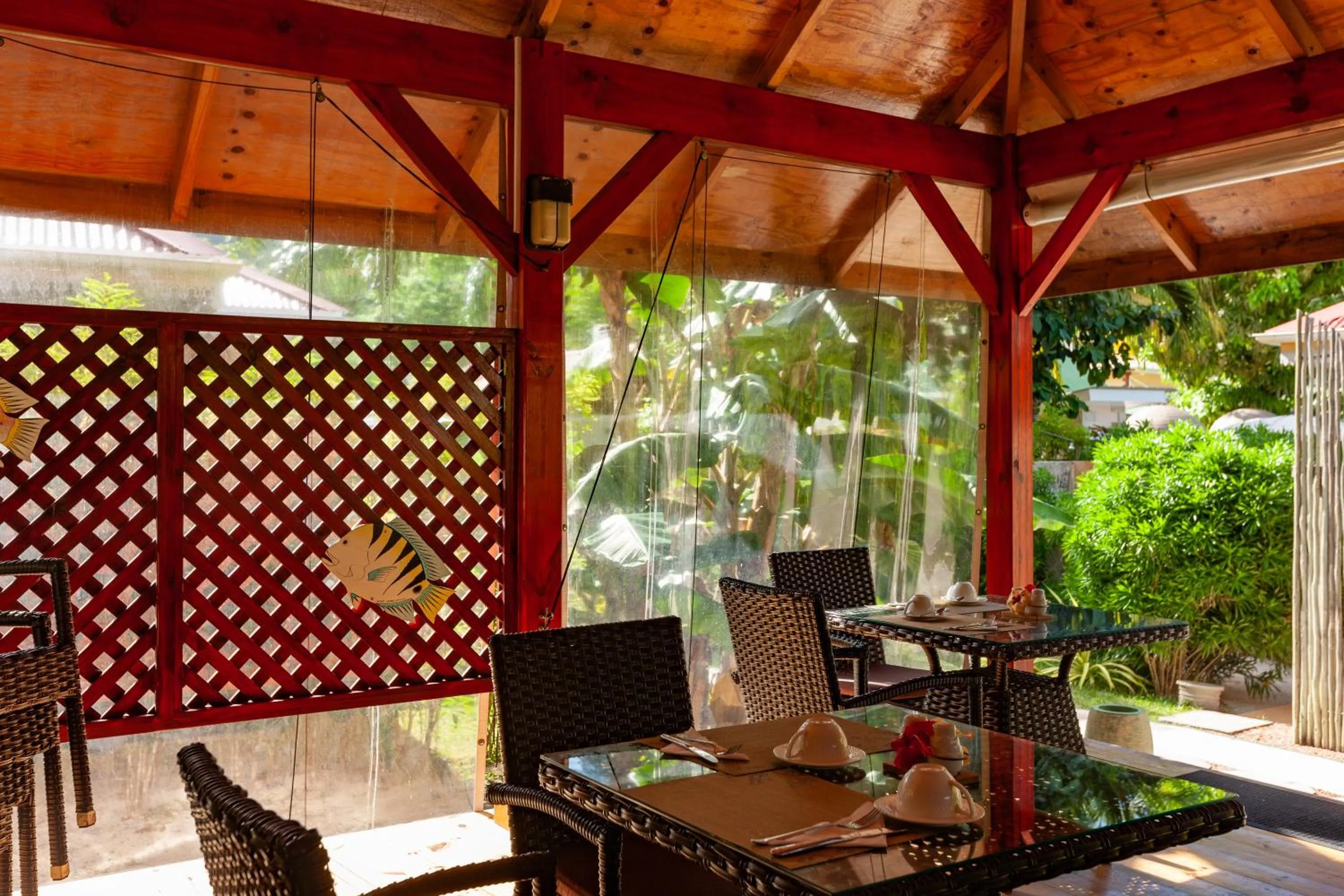 Restaurant/places to eat in Casa De Leela Self Catering Guest House