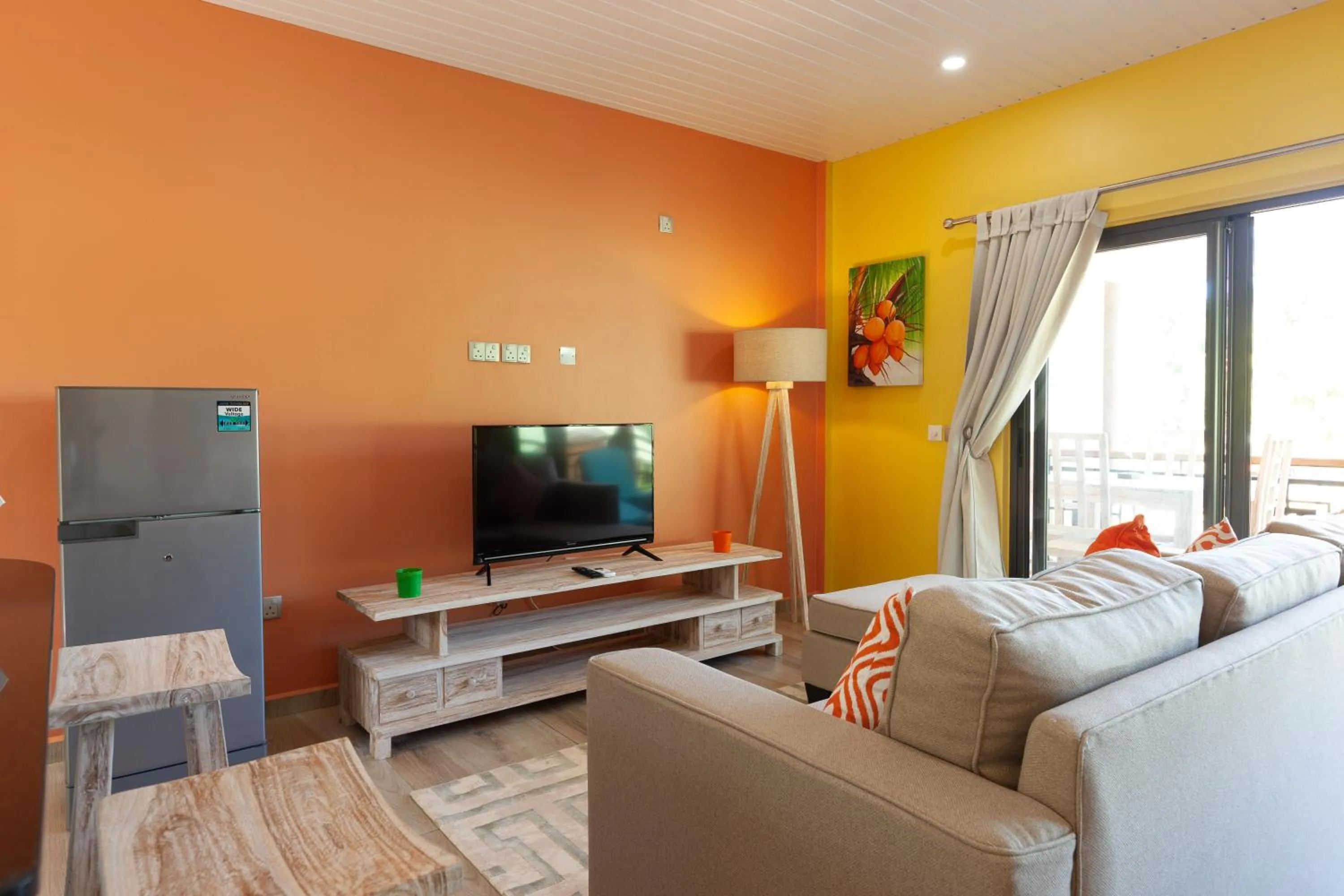 TV and multimedia in Casa De Leela Self Catering Guest House
