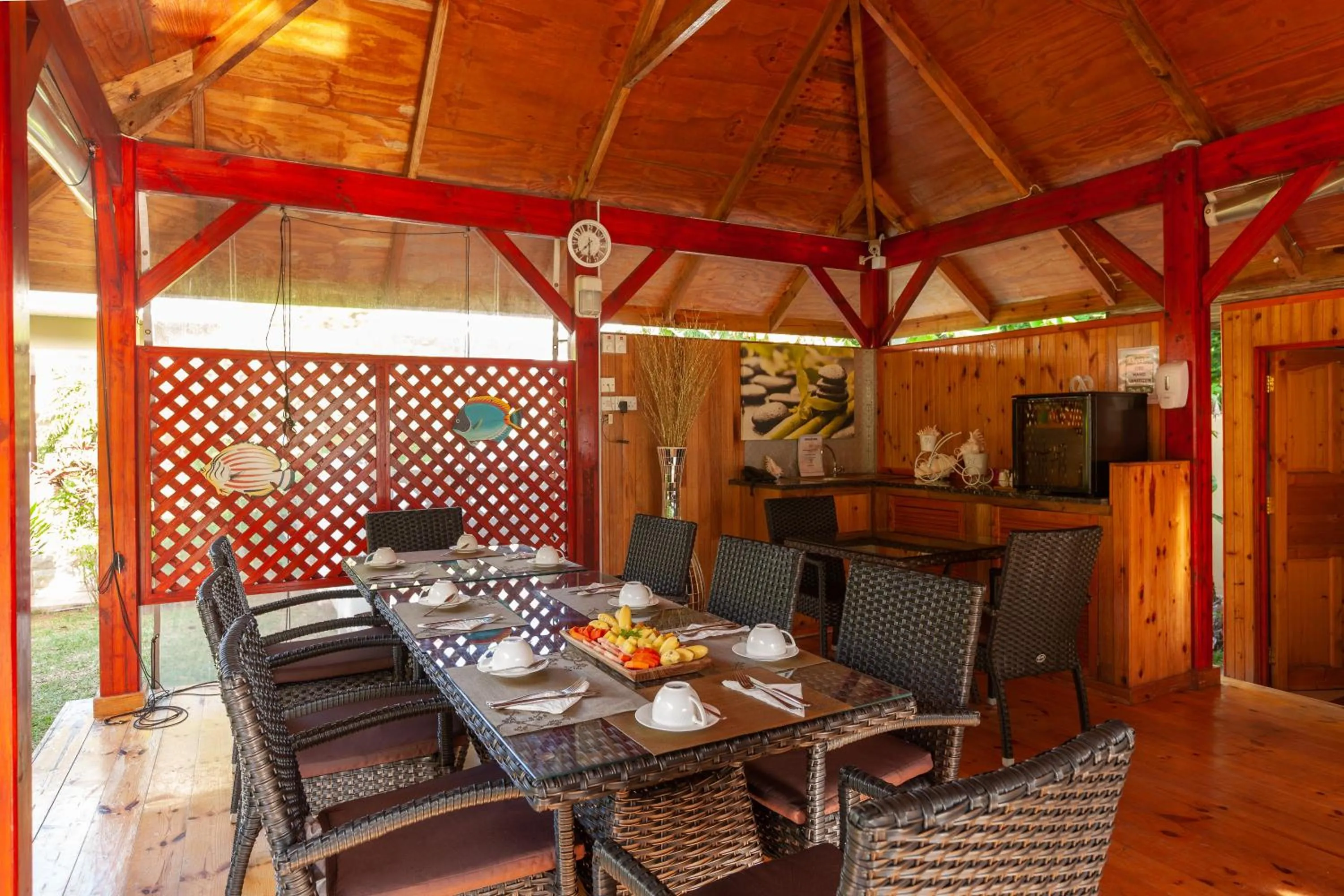 Restaurant/places to eat in Casa De Leela Self Catering Guest House