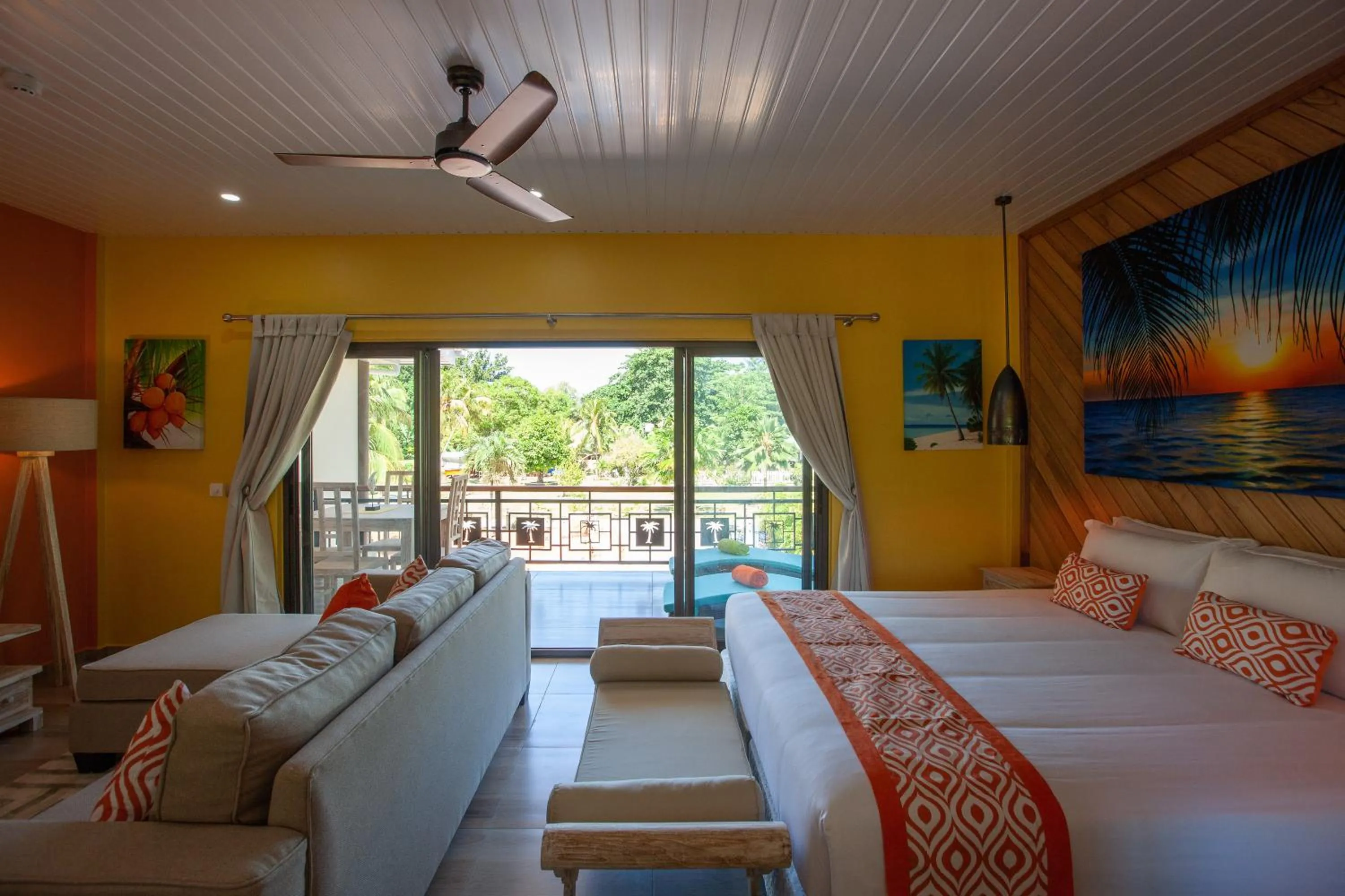 Living room, Bed in Casa De Leela Self Catering Guest House
