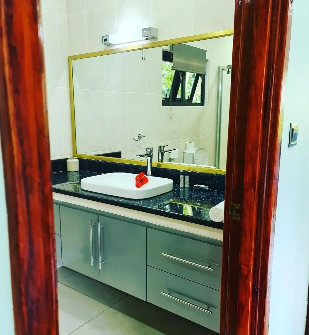 Bathroom in Casa De Leela Self Catering Guest House
