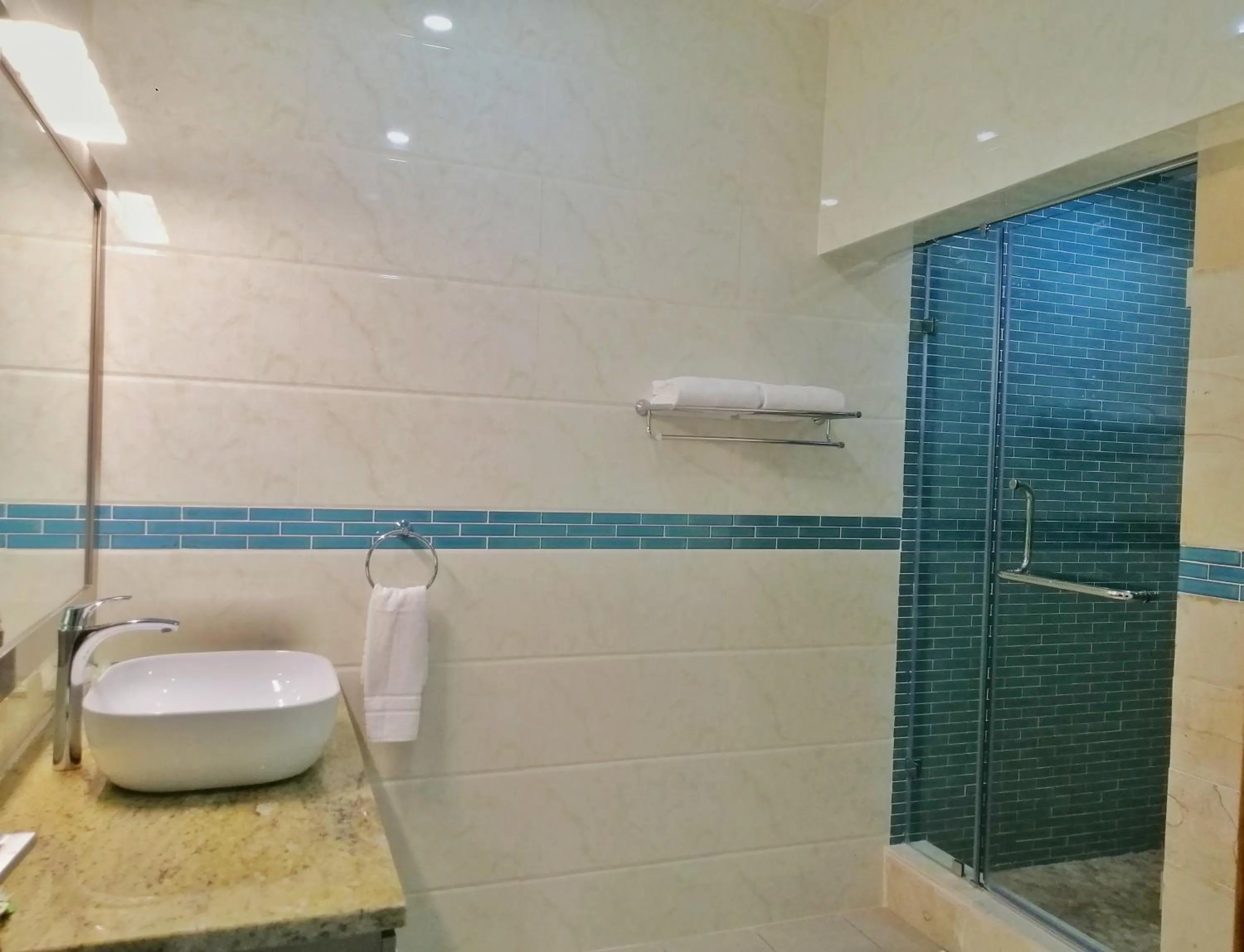Bathroom in Casa De Leela Self Catering Guest House