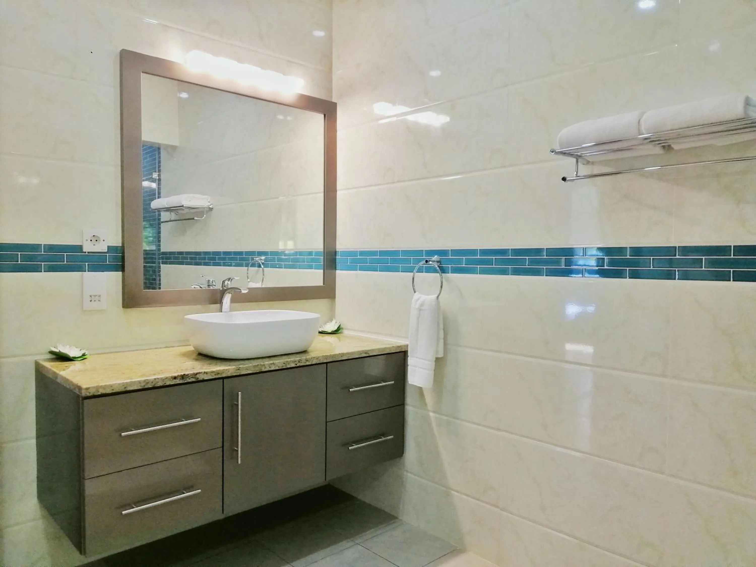 Bathroom in Casa De Leela Self Catering Guest House