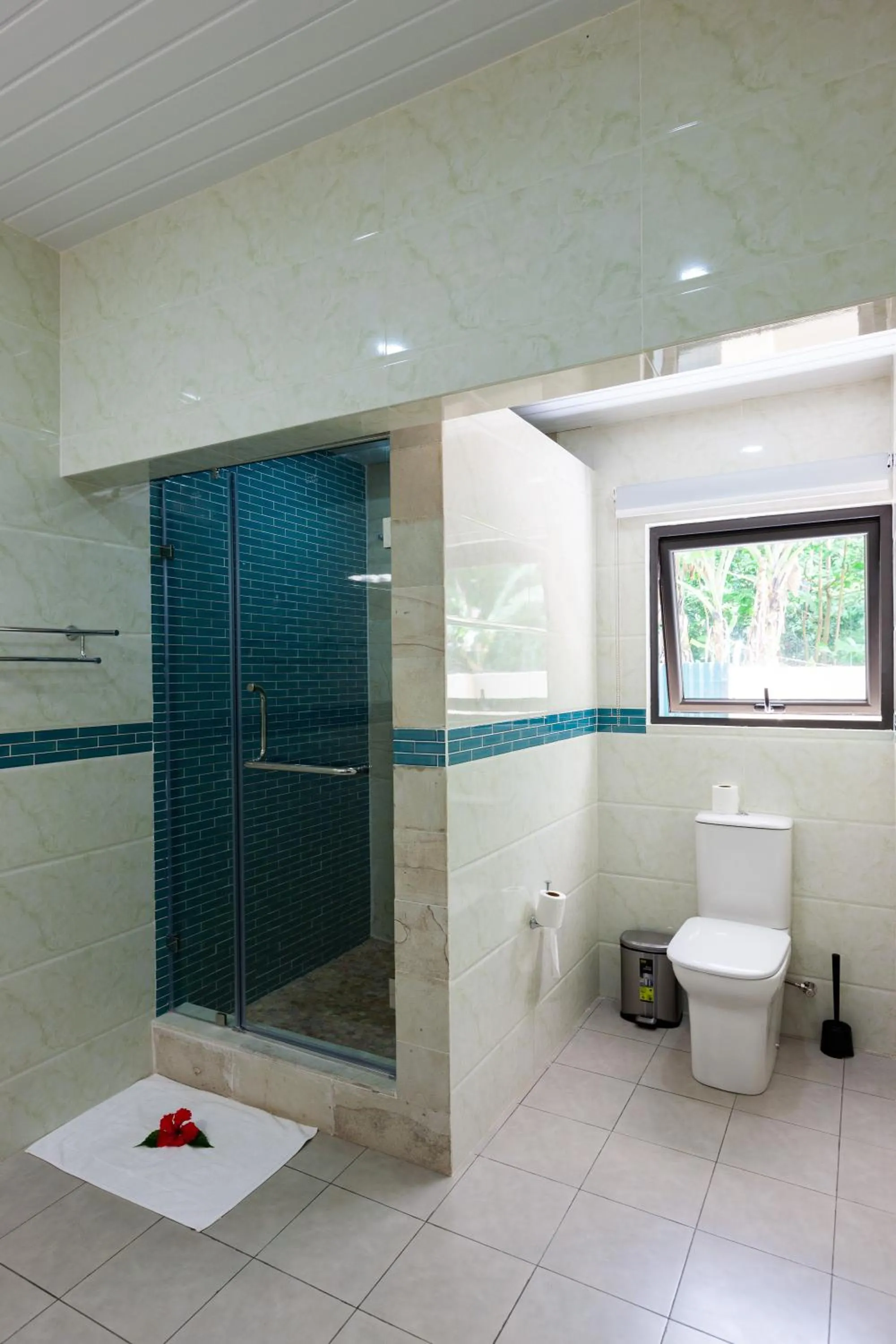 Bathroom in Casa De Leela Self Catering Guest House