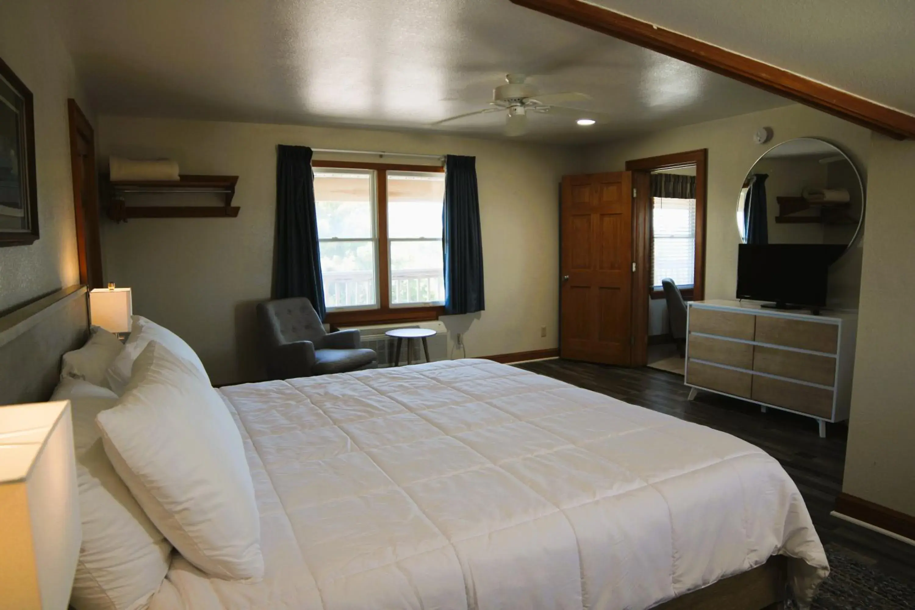 Bed in Pony Island Inn Bed in Pony Island Inn