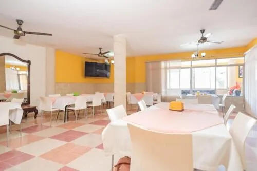 Restaurant/places to eat in Hotel Rivera Del Mar