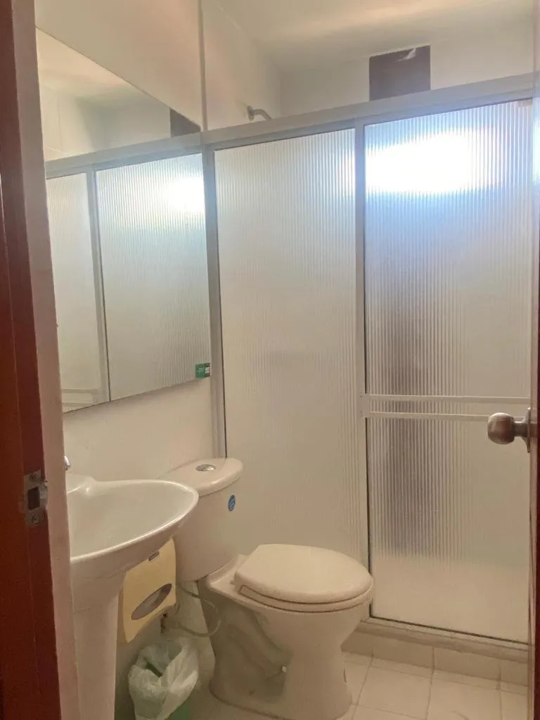 Toilet in Hotel Rivera Del Mar