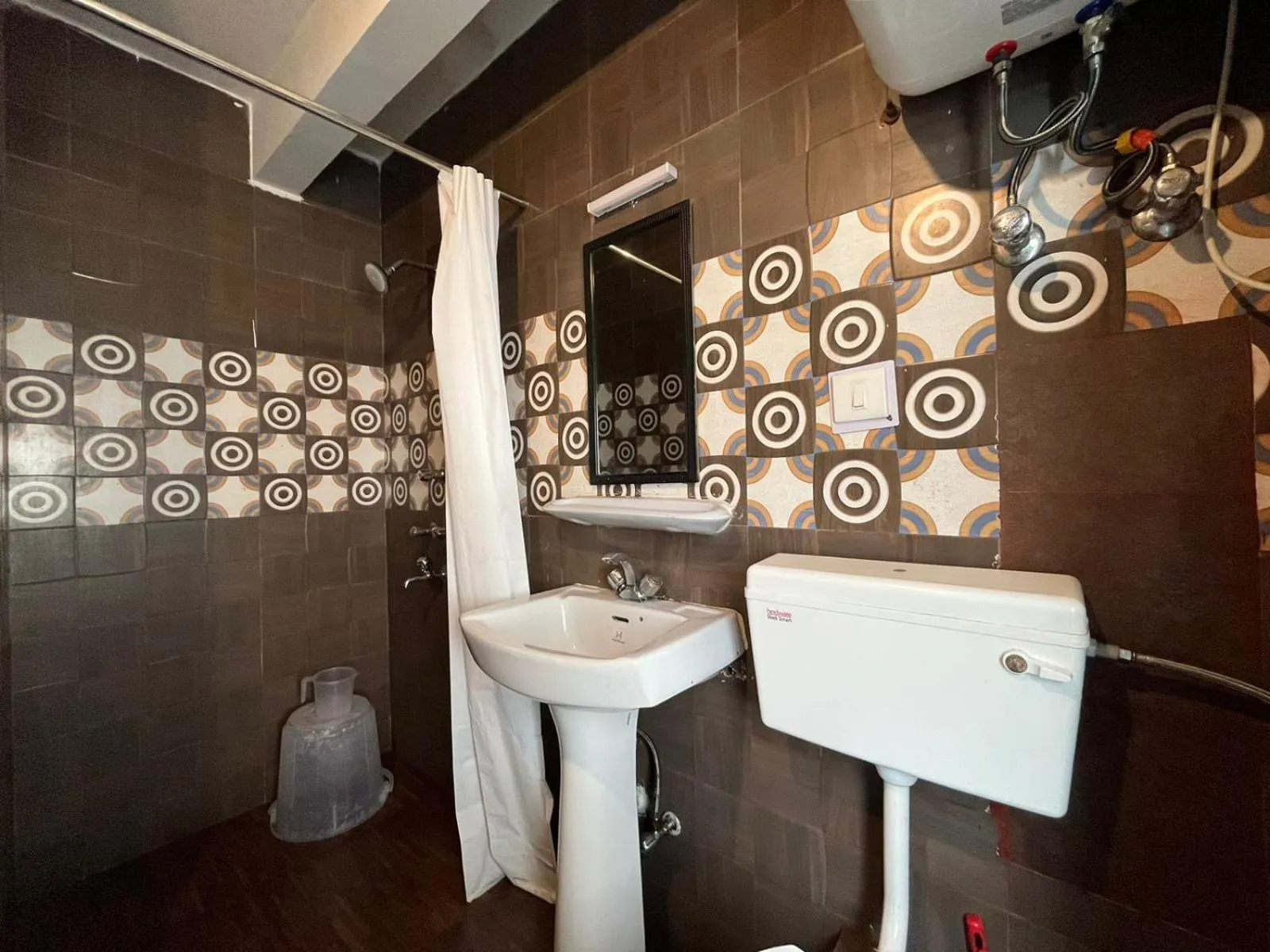 Shower in Mellow Fellow Hostel