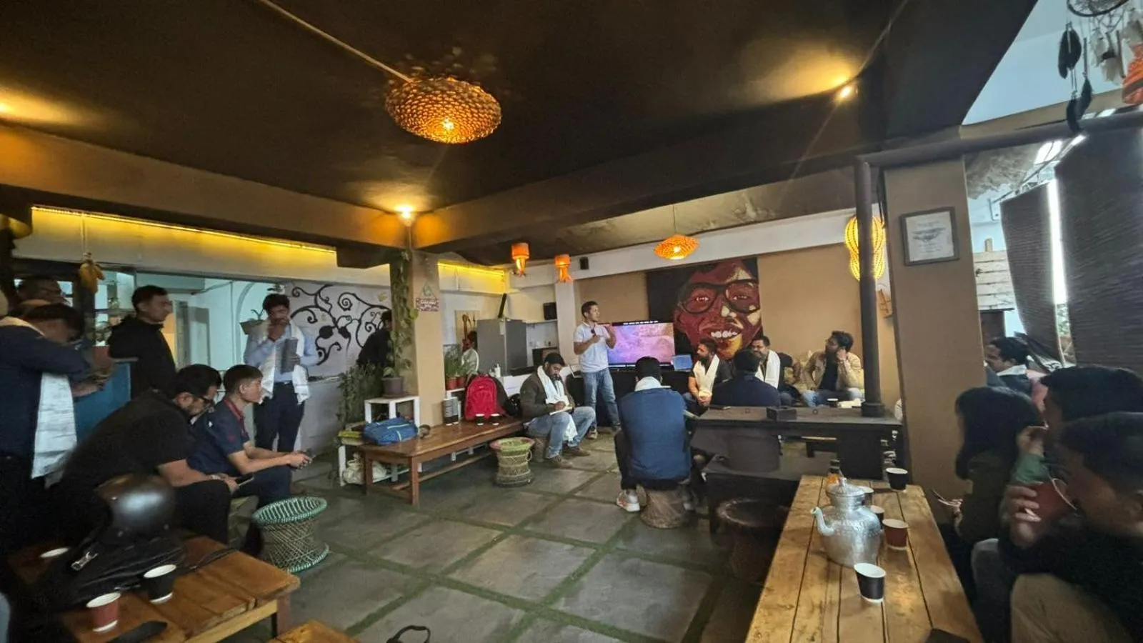 Communal lounge/ TV room in Mellow Fellow Hostel