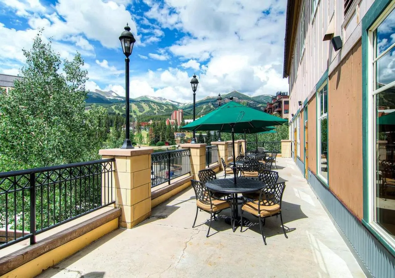 Property building in Main Street Station by TS