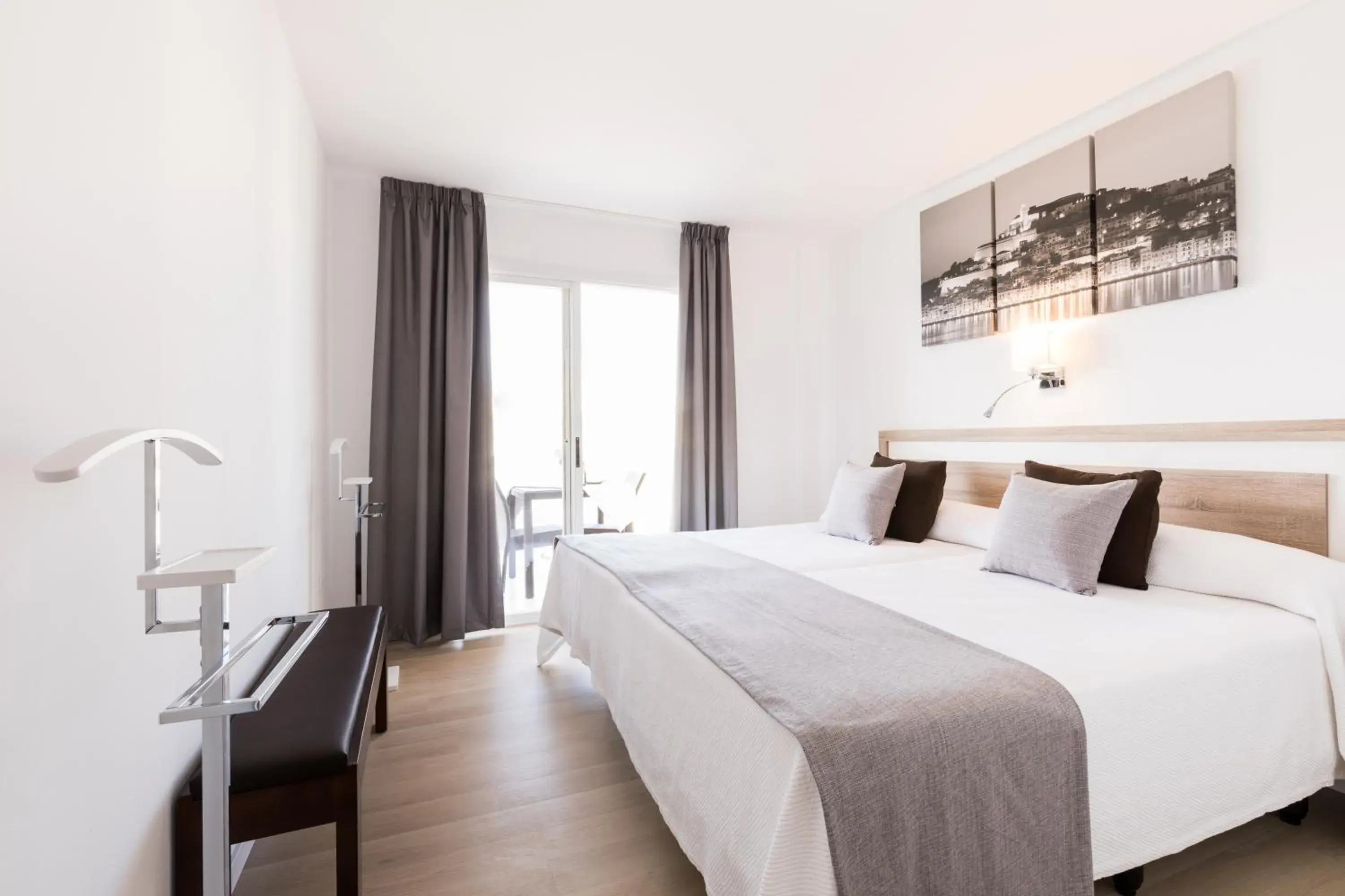 Bed in Marina Palace by Intercorp Hotel Group Bed in Marina Palace by Intercorp Hotel Group