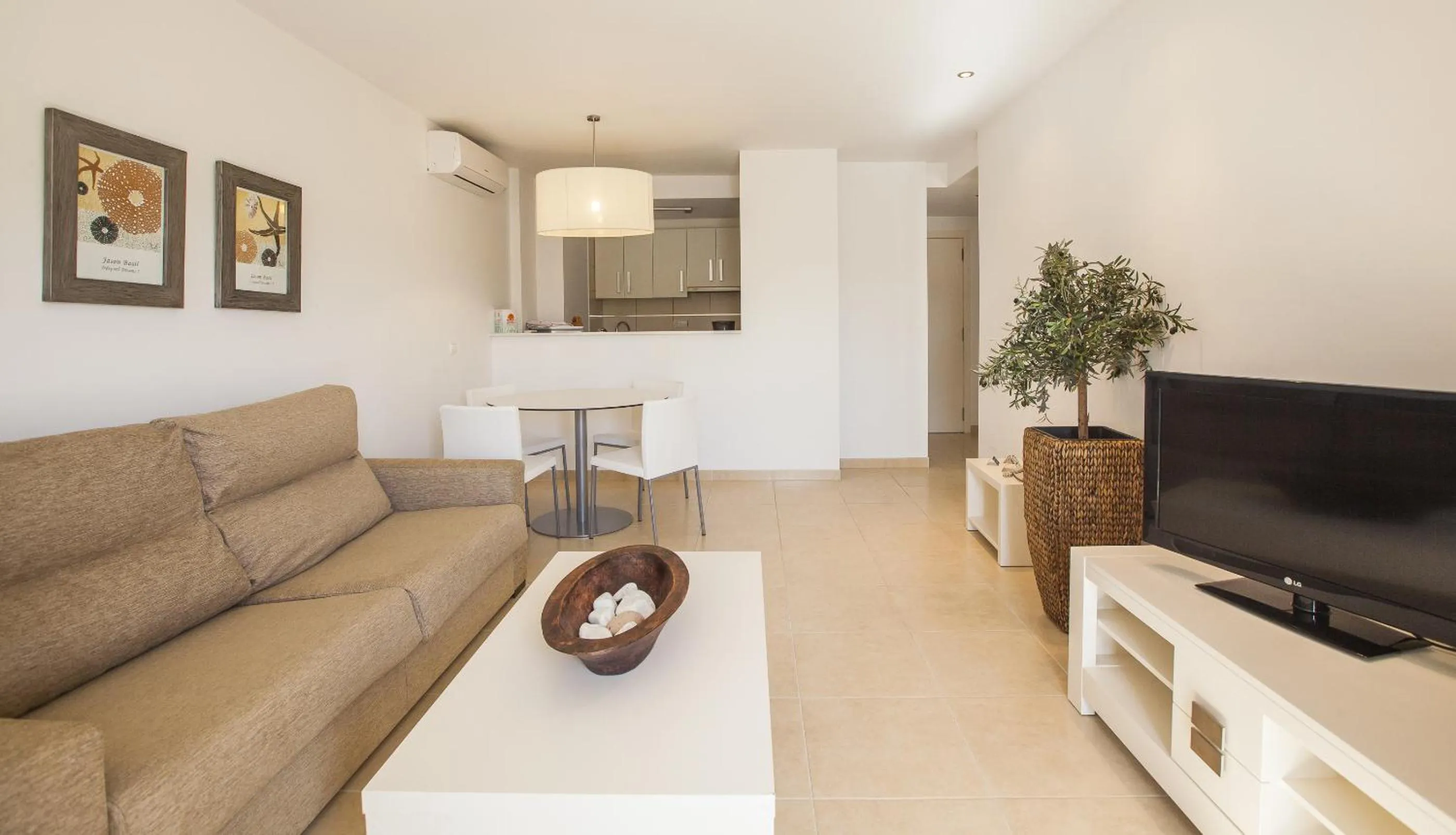 Kitchen or kitchenette in Marina Palace by Intercorp Hotel Group