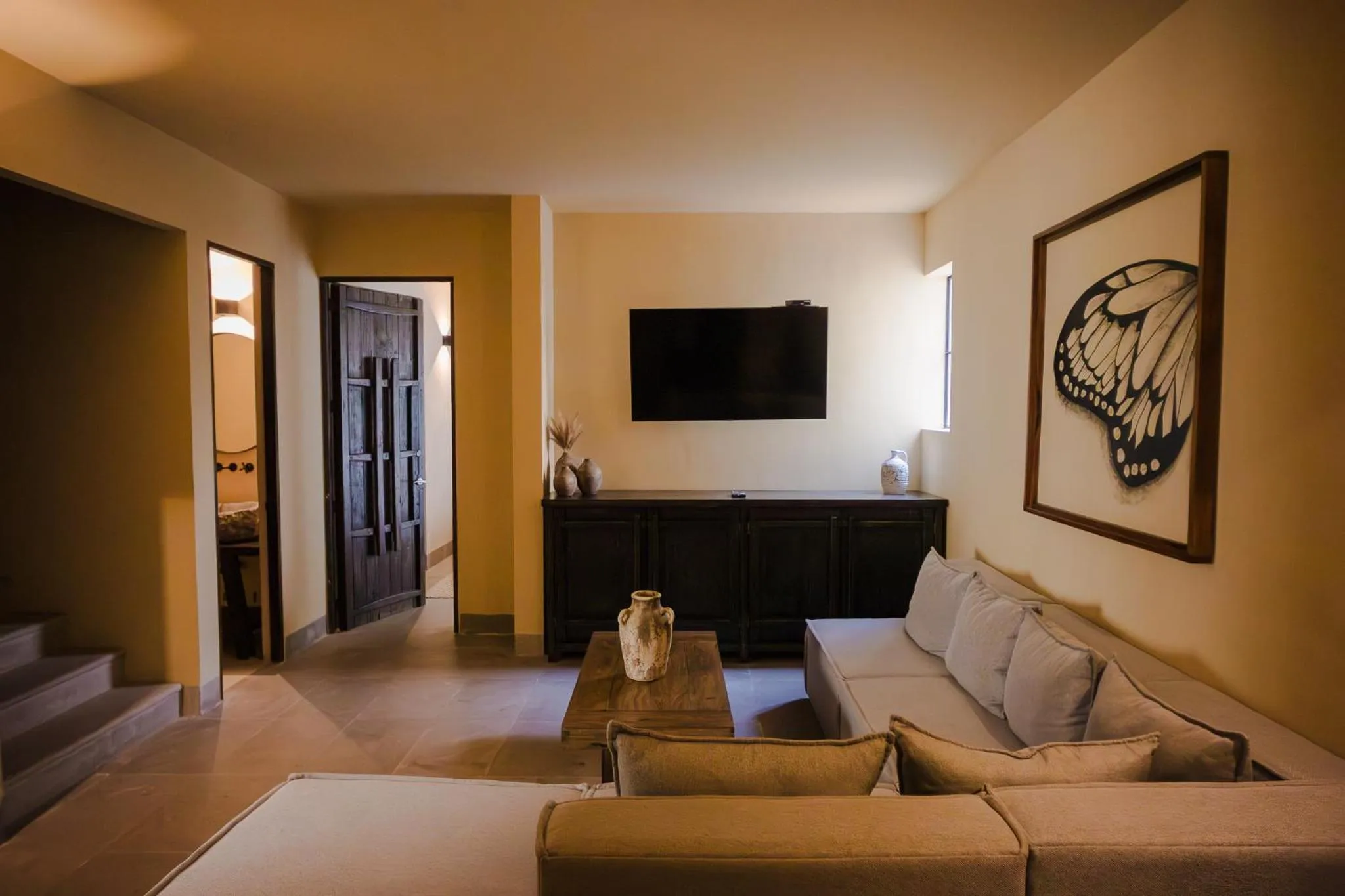 Communal lounge/ TV room in Hotel Amatte San Miguel de Allende