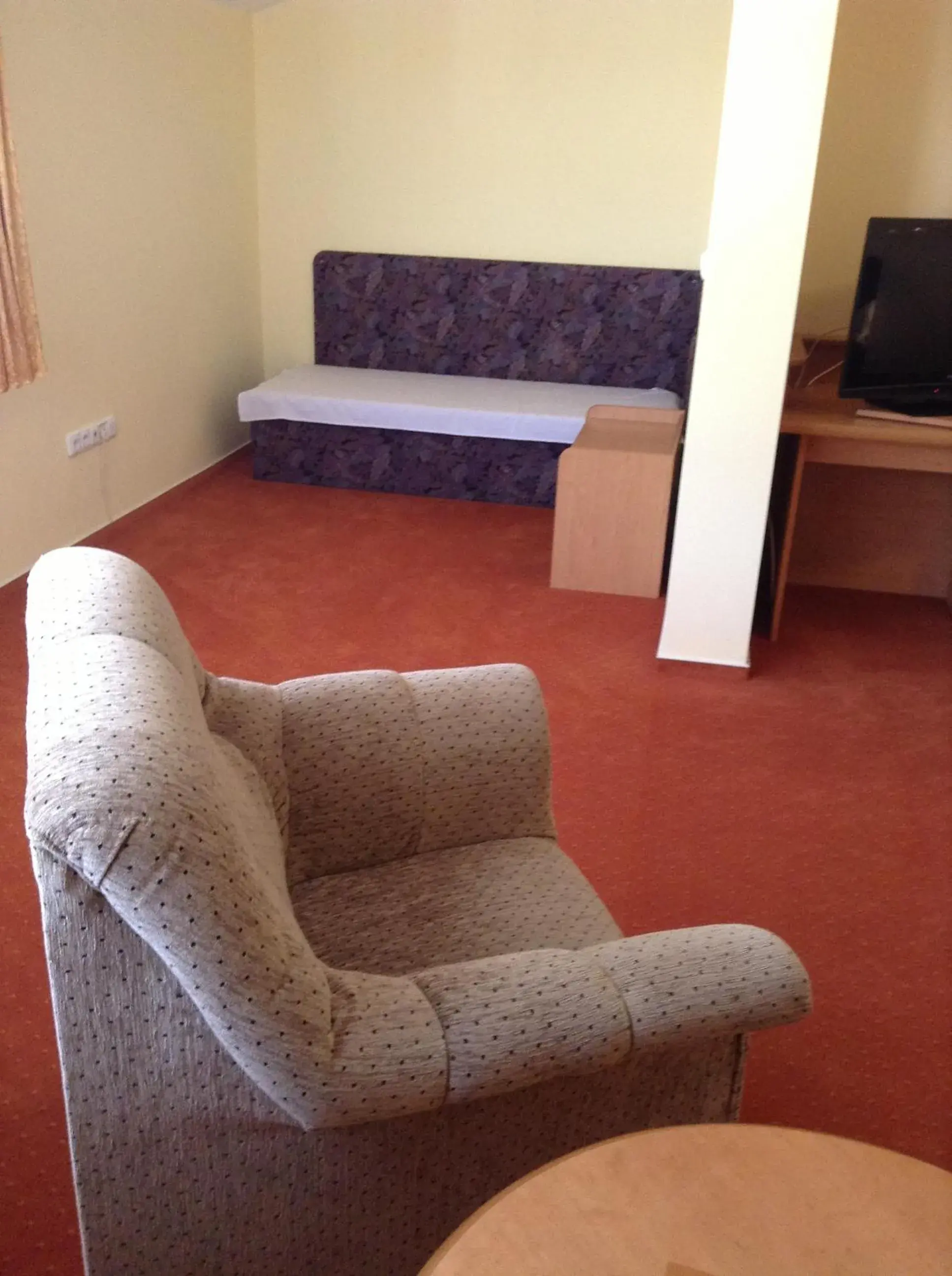 Standard Triple Room in Hotel YORK Standard Triple Room in Hotel YORK