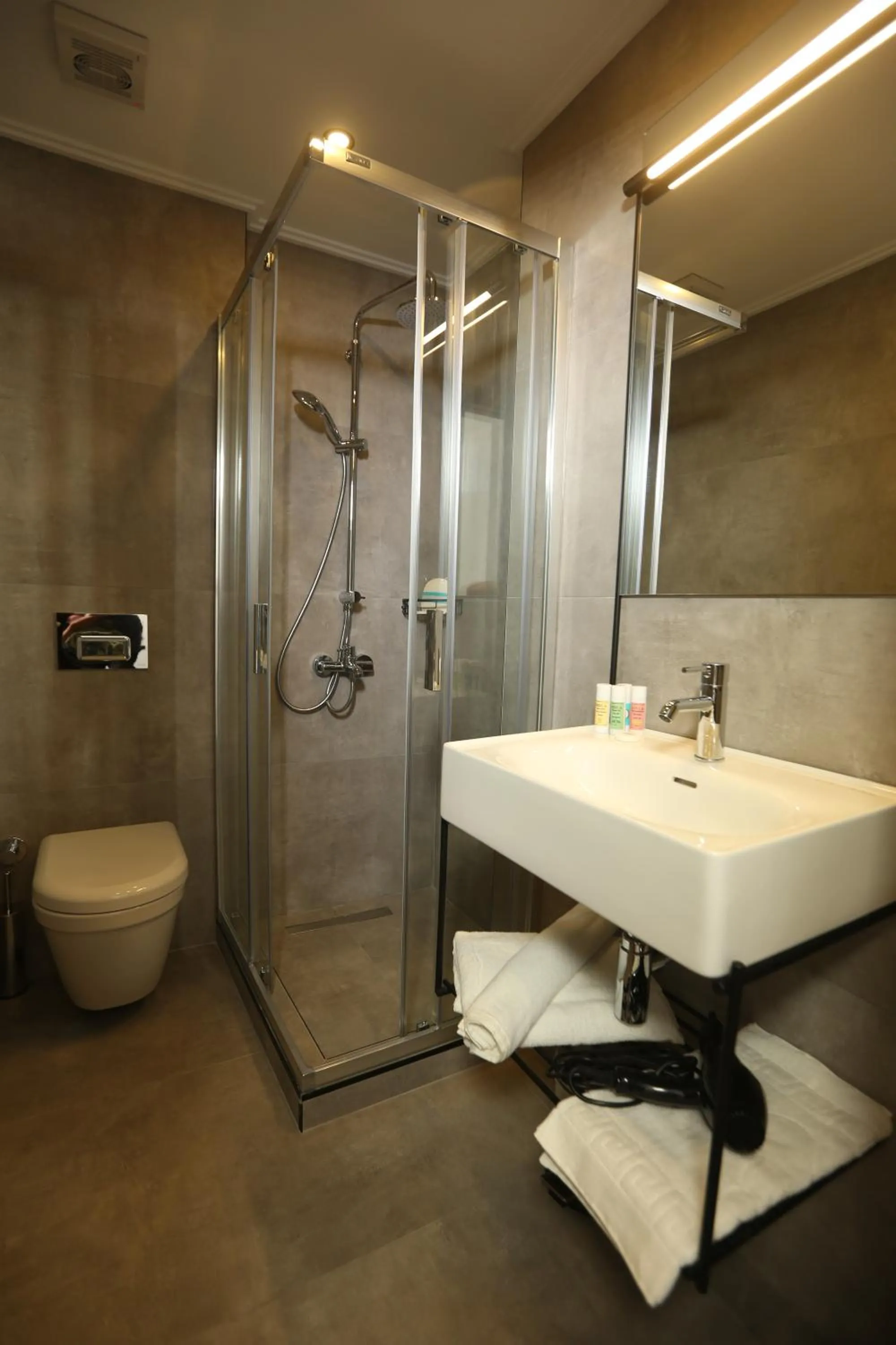 Shower in Moja City Hotel