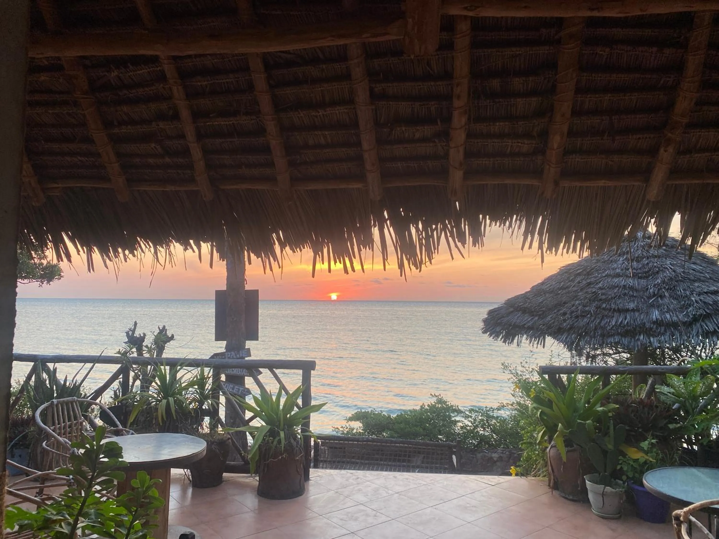 Restaurant/places to eat in Mbuyuni Beach Village