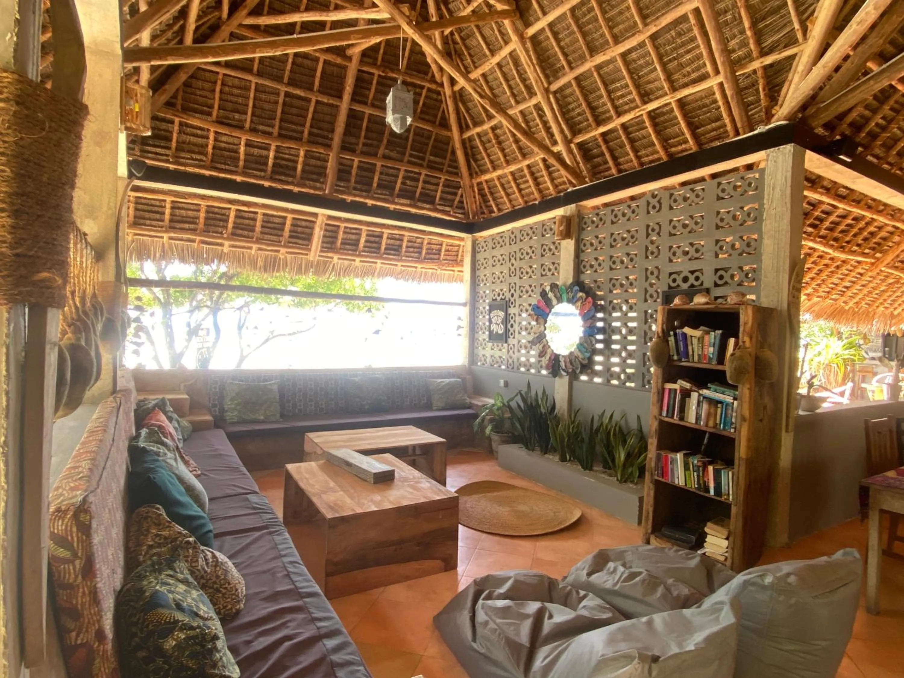 Restaurant/places to eat in Mbuyuni Beach Village