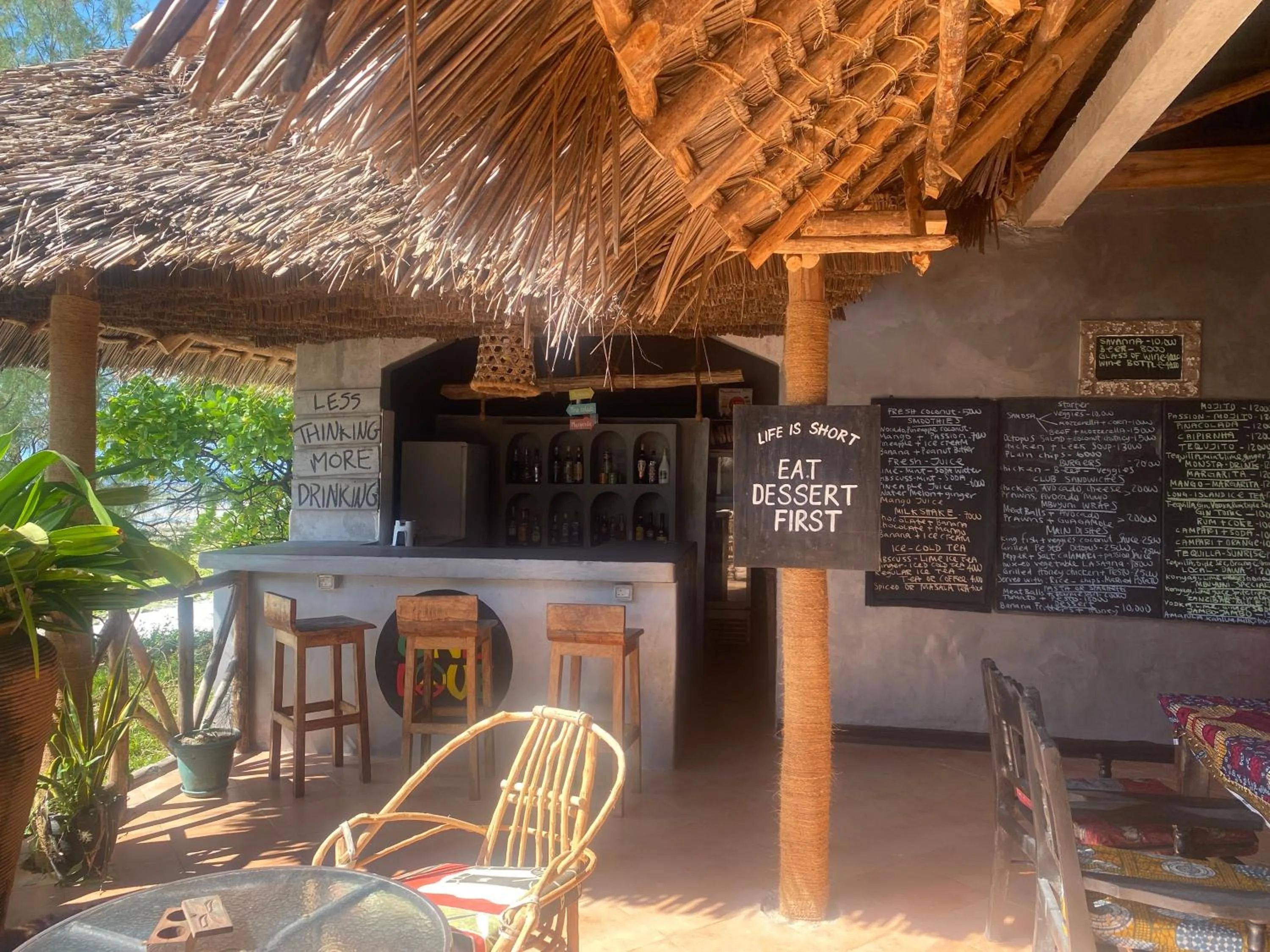 Restaurant/places to eat in Mbuyuni Beach Village