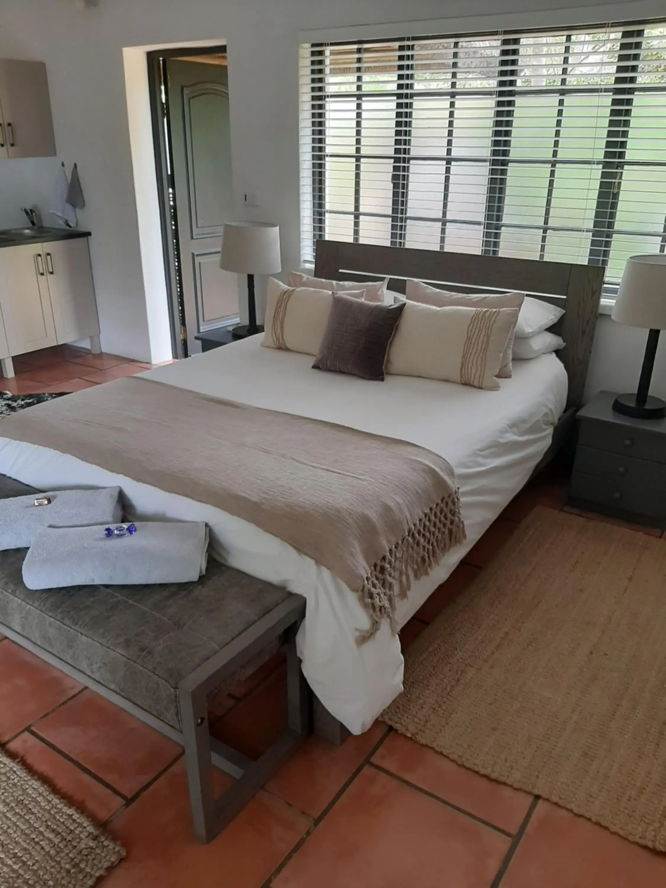 Queen Room with Mountain View in Mountain View Swellendam Queen Room with Mountain View in Mountain View Swellendam