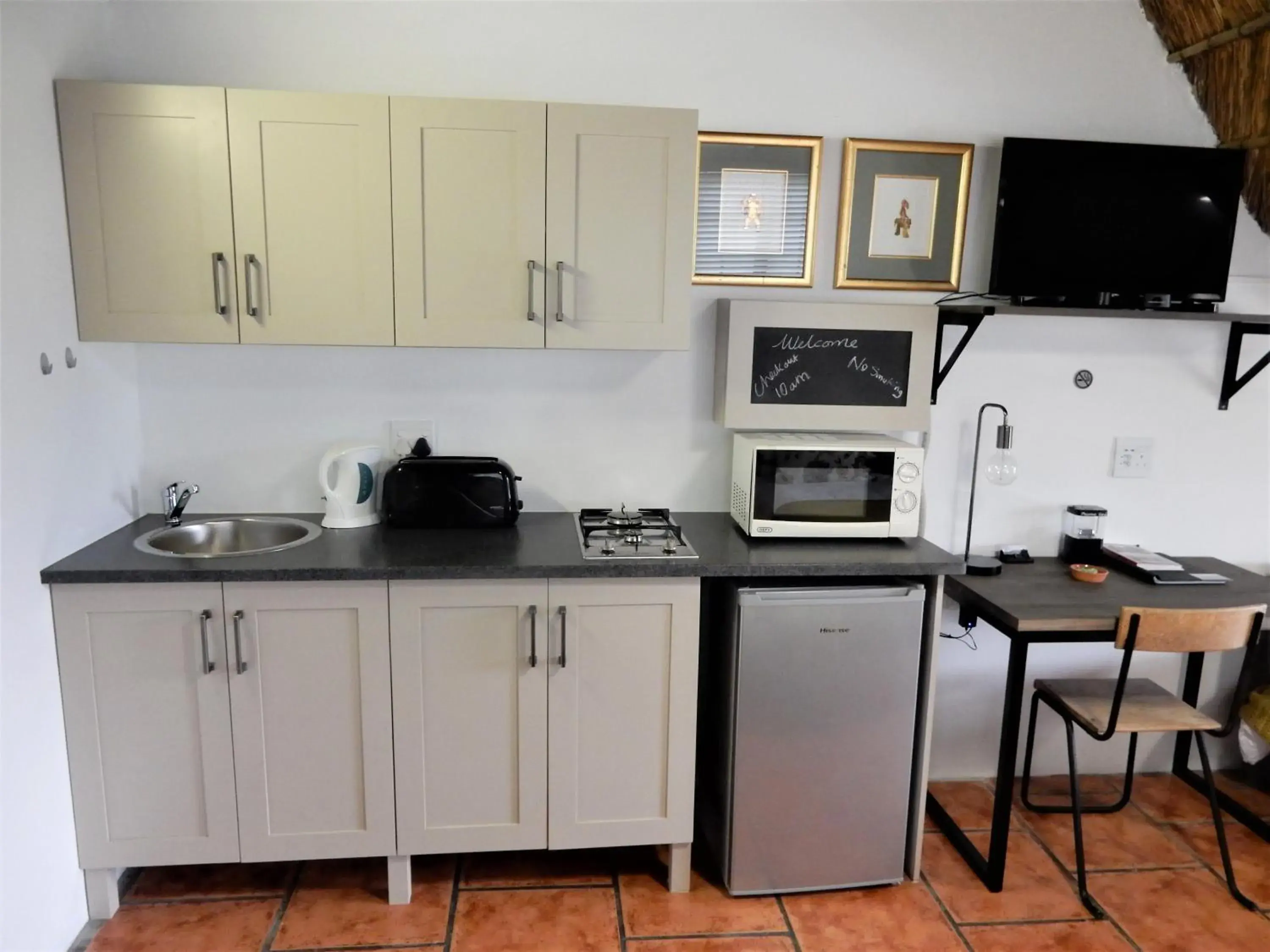 Triple Room with Mountain View in Mountain View Swellendam Triple Room with Mountain View in Mountain View Swellendam