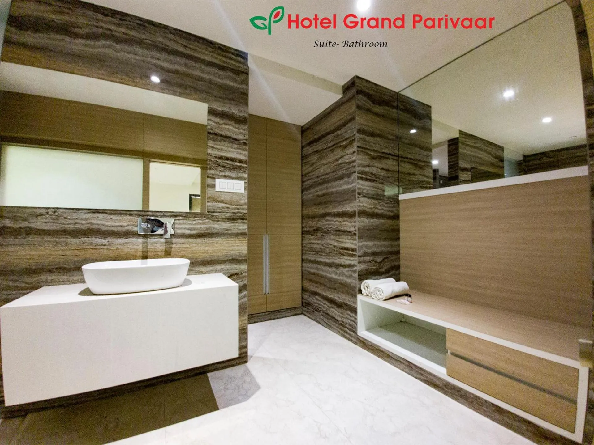 Bathroom in Hotel Grand Parivaar