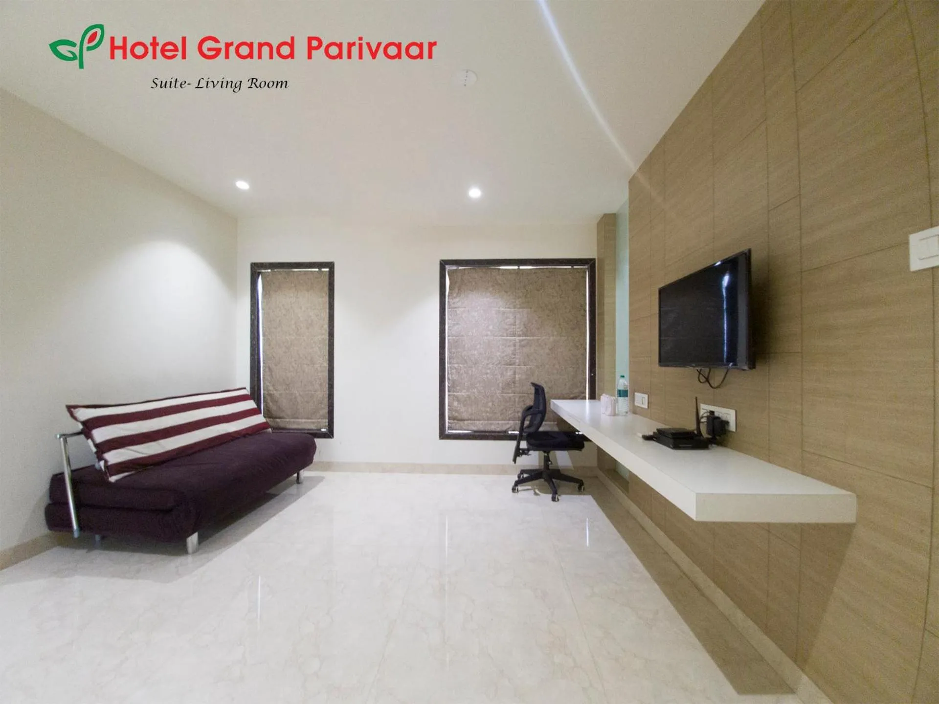 Living room in Hotel Grand Parivaar
