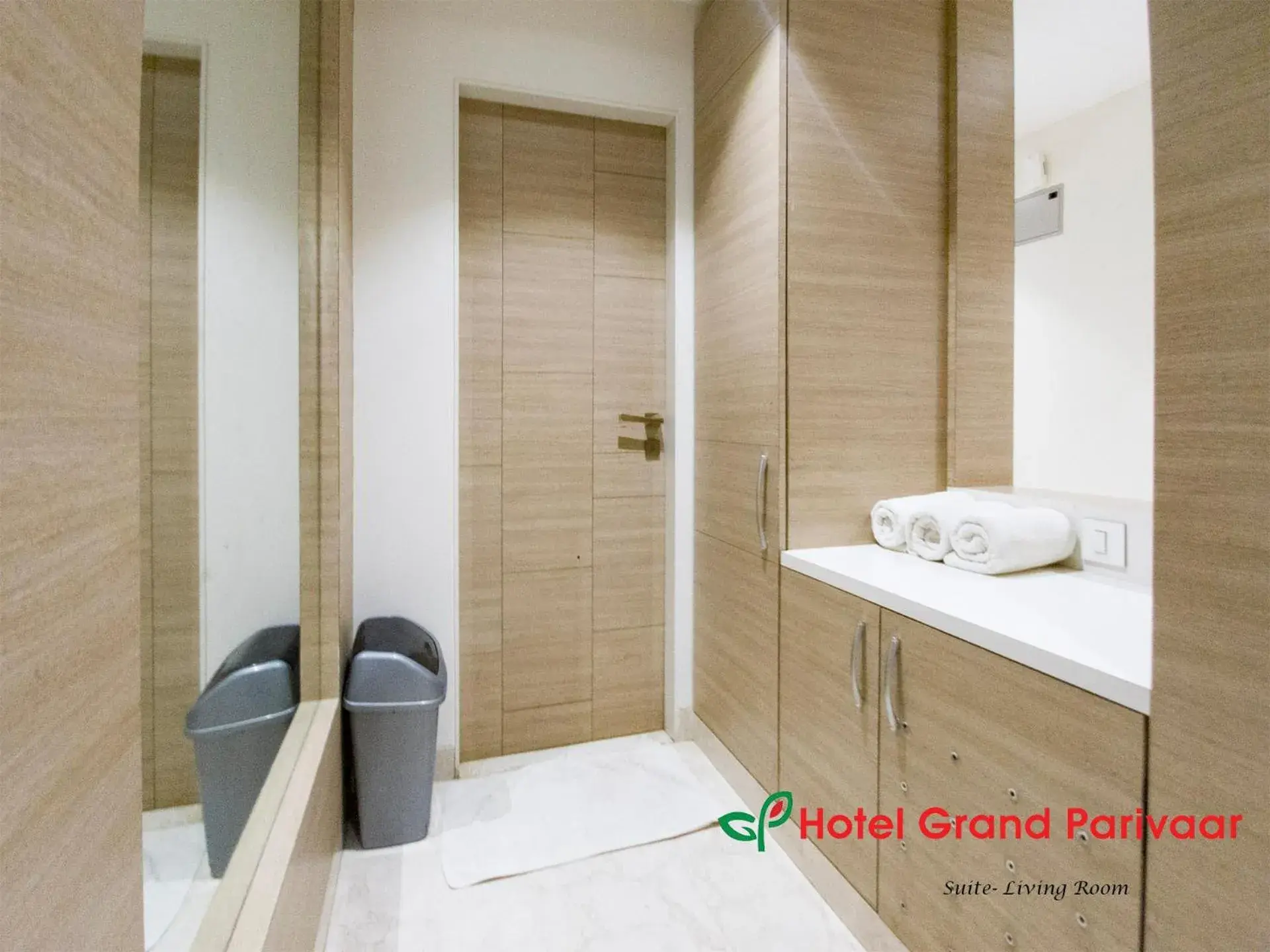 wardrobe in Hotel Grand Parivaar wardrobe in Hotel Grand Parivaar