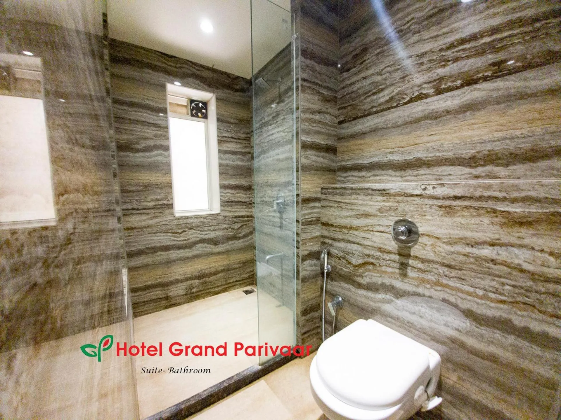 Bathroom in Hotel Grand Parivaar
