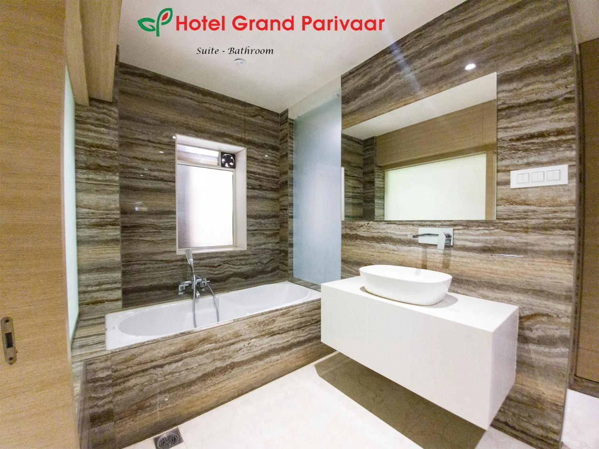 Bathroom in Hotel Grand Parivaar