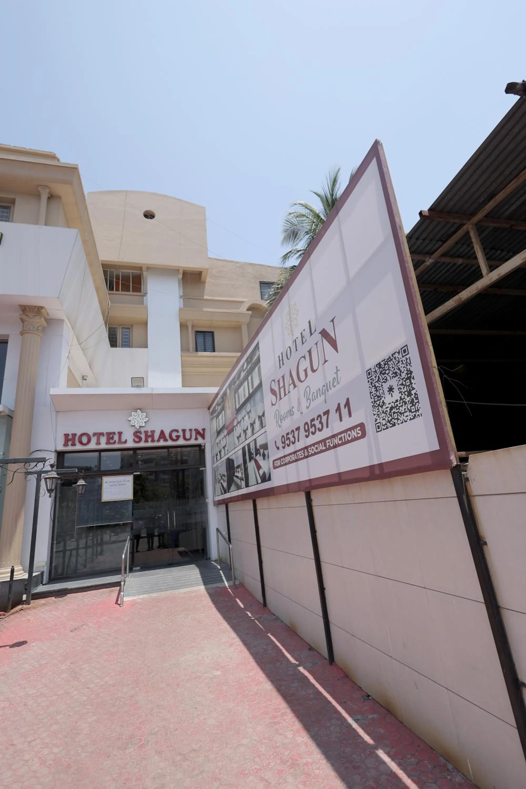 Property building in Hotel Shagun, Piplod City Centre Surat