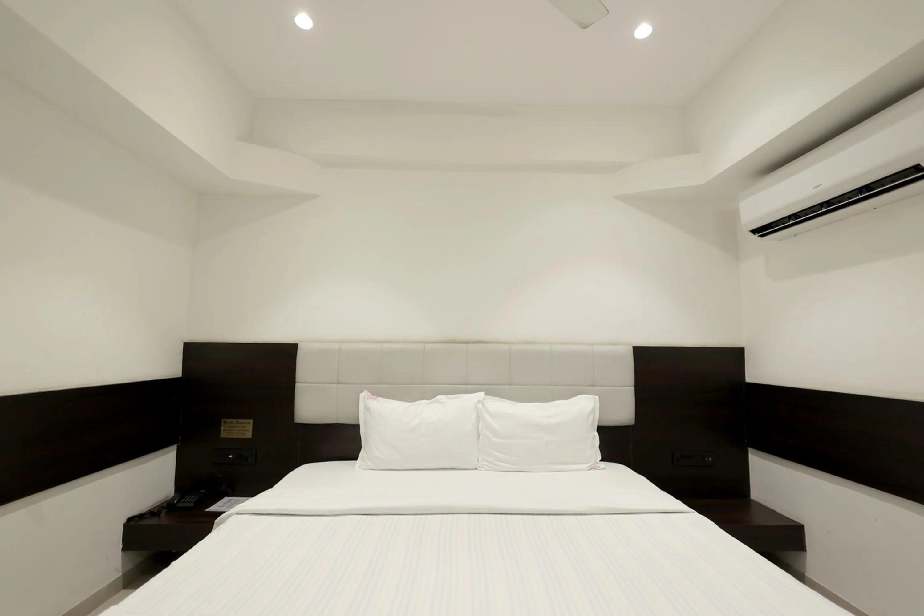 Bed in Hotel Shagun, Piplod City Centre Surat