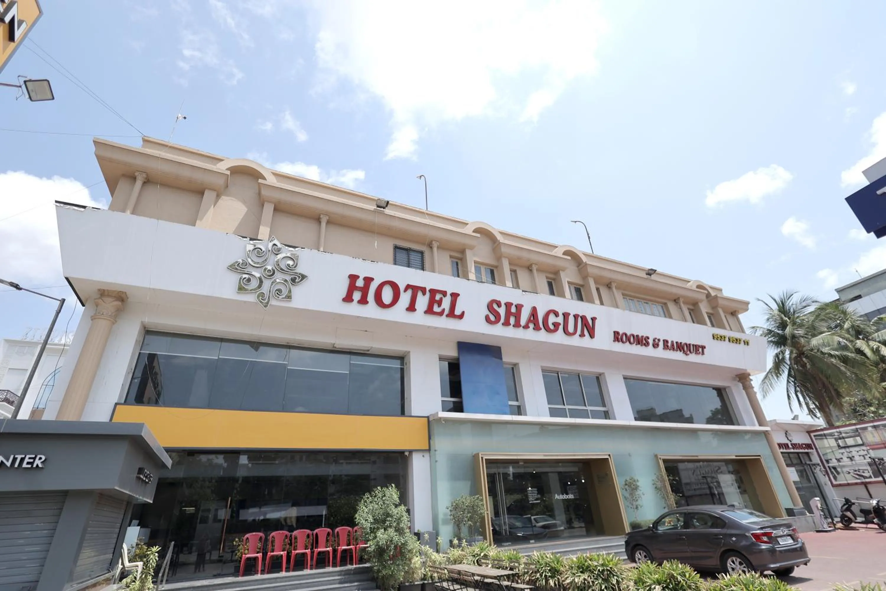 Property building in Hotel Shagun, Piplod City Centre Surat