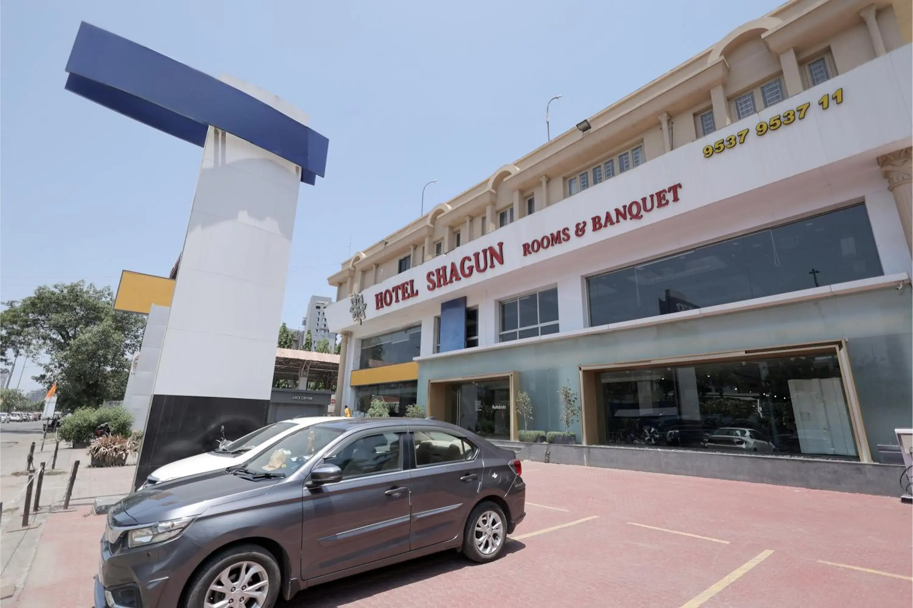 Property building in Hotel Shagun, Piplod City Centre Surat Property building in Hotel Shagun, Piplod City Centre Surat