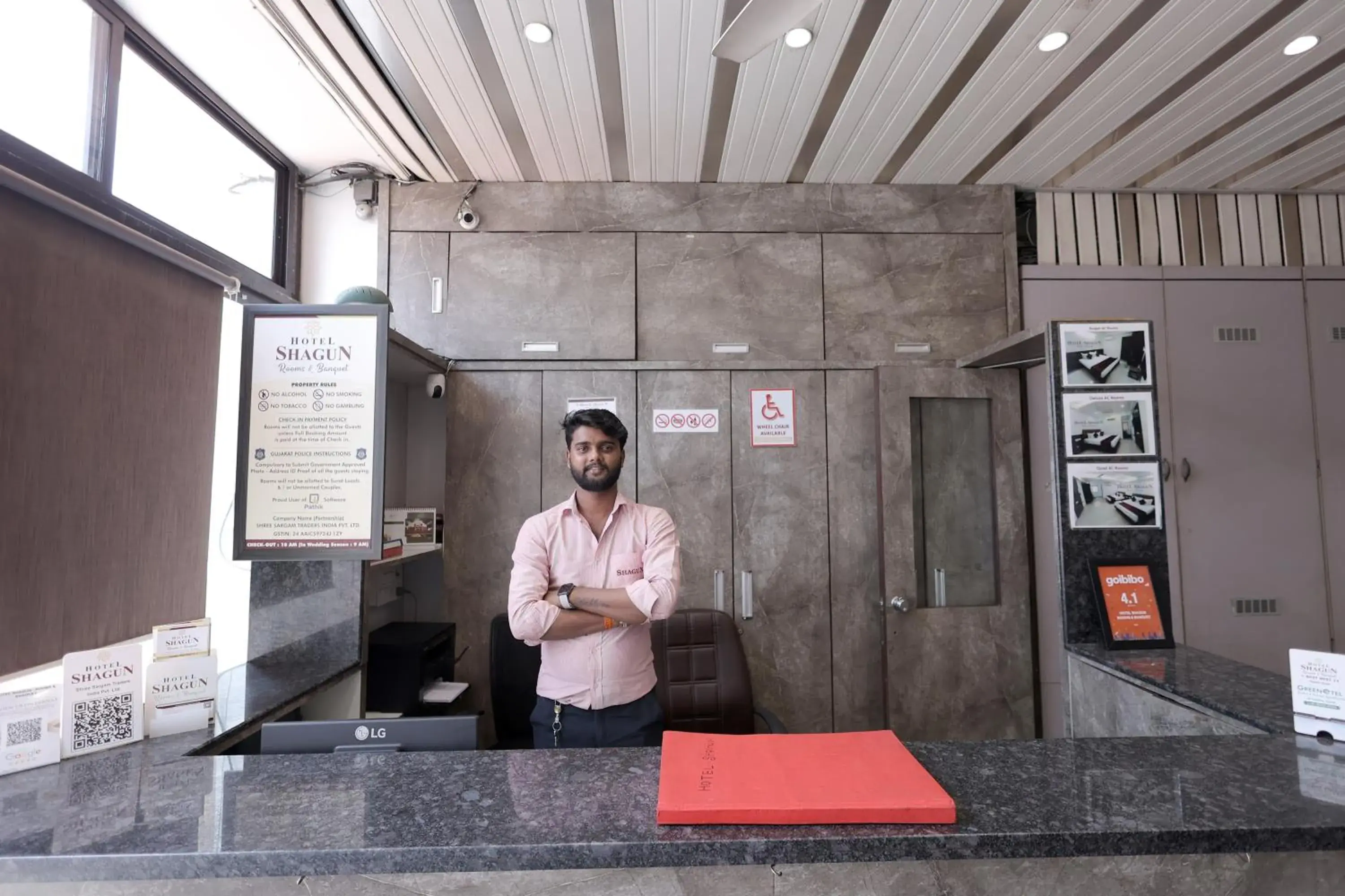 Lobby or reception in Hotel Shagun, Piplod City Centre Surat Lobby or reception in Hotel Shagun, Piplod City Centre Surat