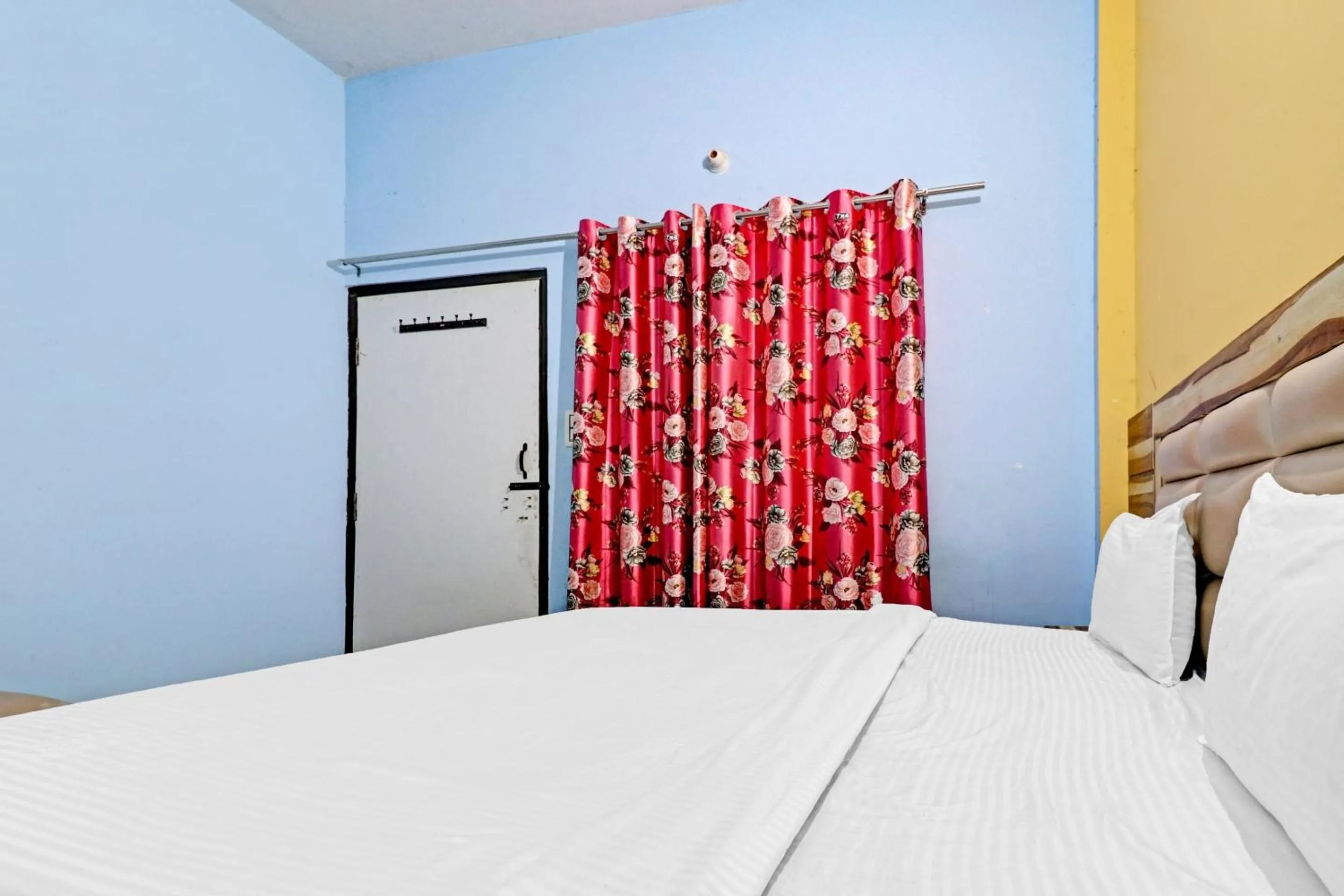 Bedroom, Bed in Hotel O Knight guest house