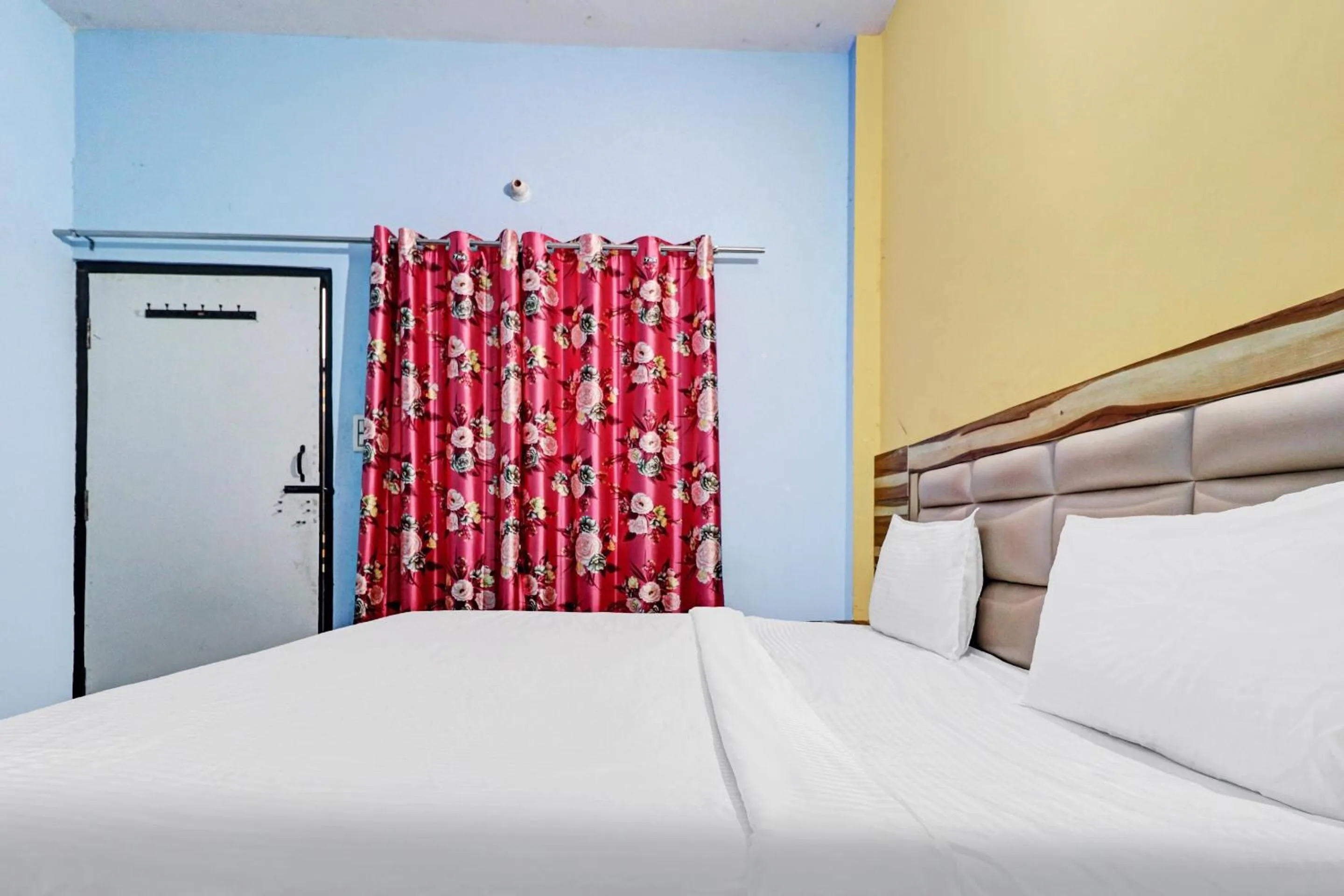 Bedroom, Bed in Hotel O Knight guest house