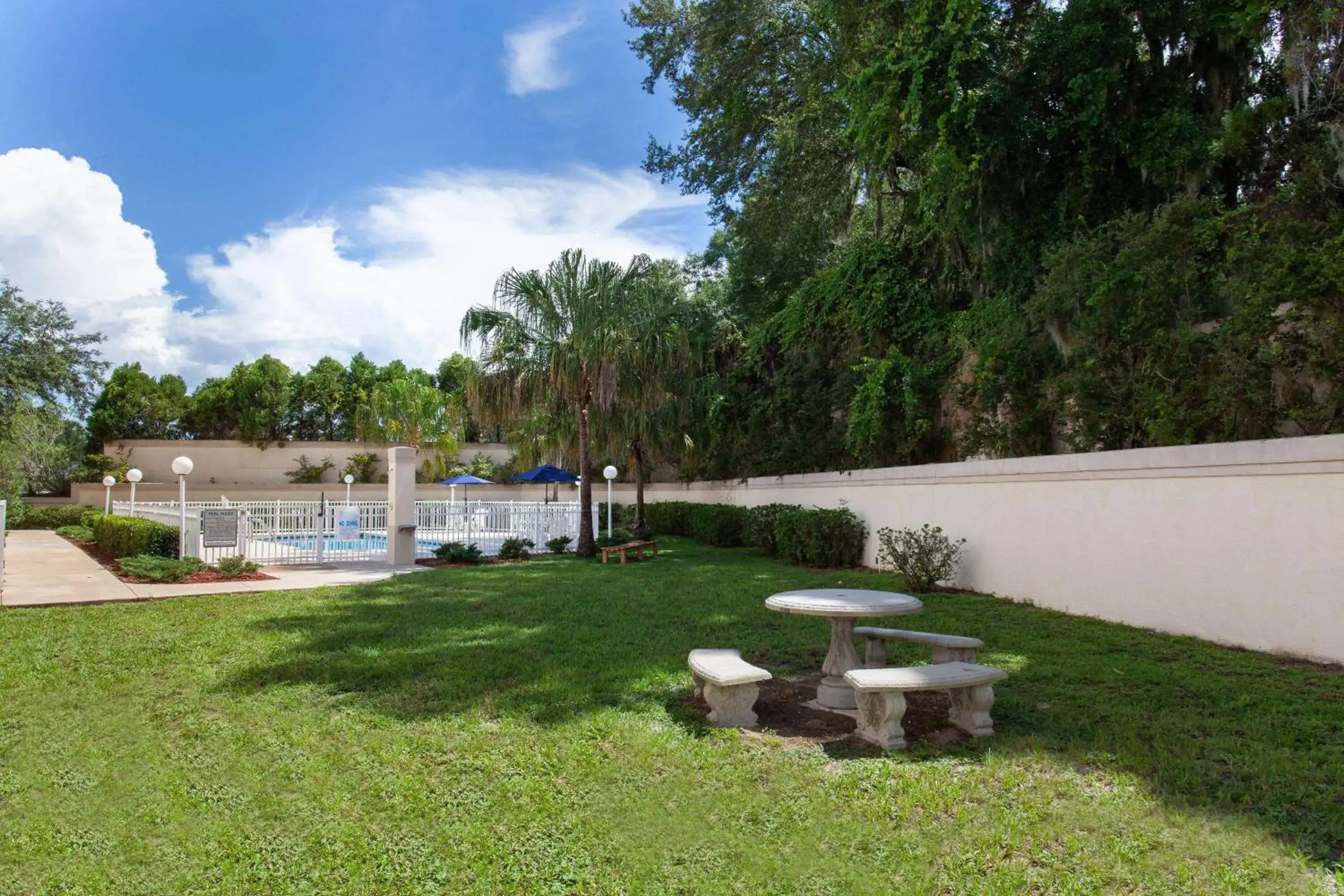 Inner courtyard view in Microtel Inn and Suites by Wyndham - Lady Lake/ The Villages Inner courtyard view in Microtel Inn and Suites by Wyndham - Lady Lake/ The Villages