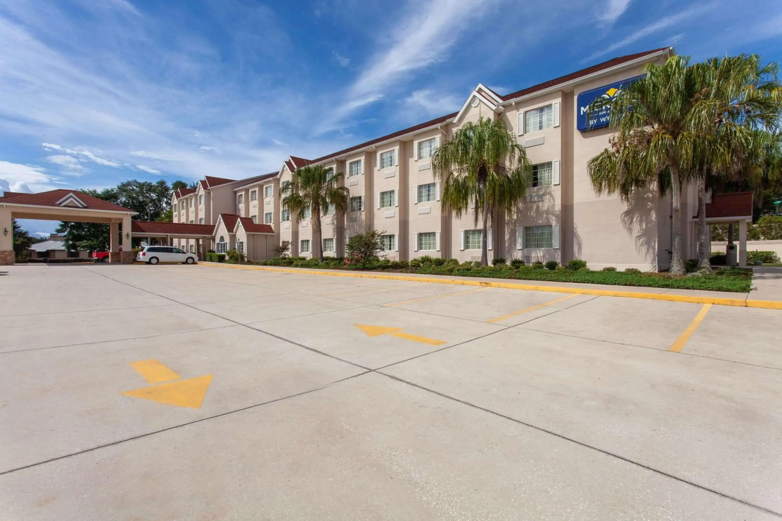 Property building in Microtel Inn and Suites by Wyndham - Lady Lake/ The Villages Property building in Microtel Inn and Suites by Wyndham - Lady Lake/ The Villages